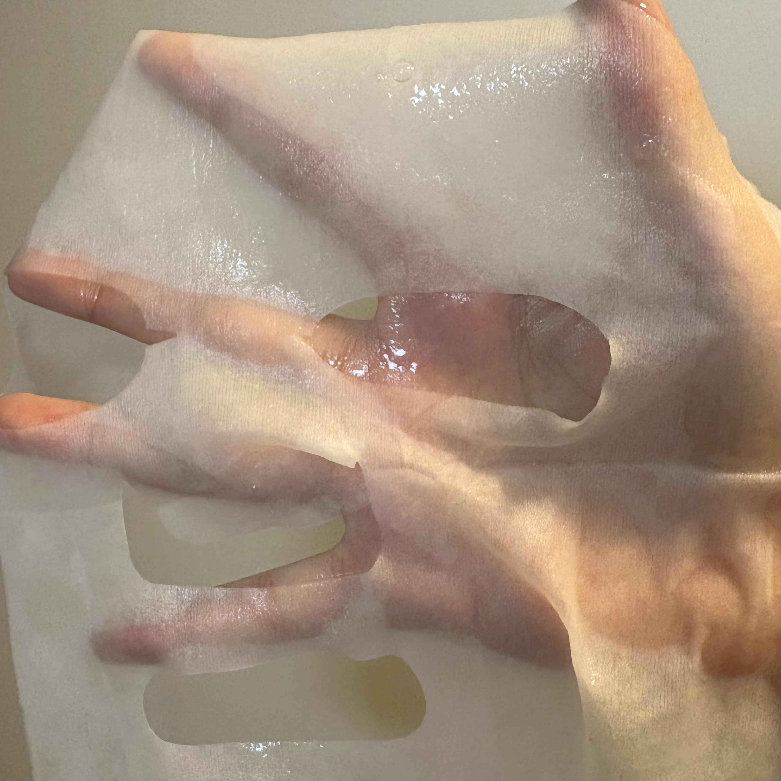 TREATIS EGFペプチドマスクのクチコミ「
EGFペプチドマスク
試してみたくて購入♡

コットン100%でひたひたに
肌にくっついてく.....」（2枚目）