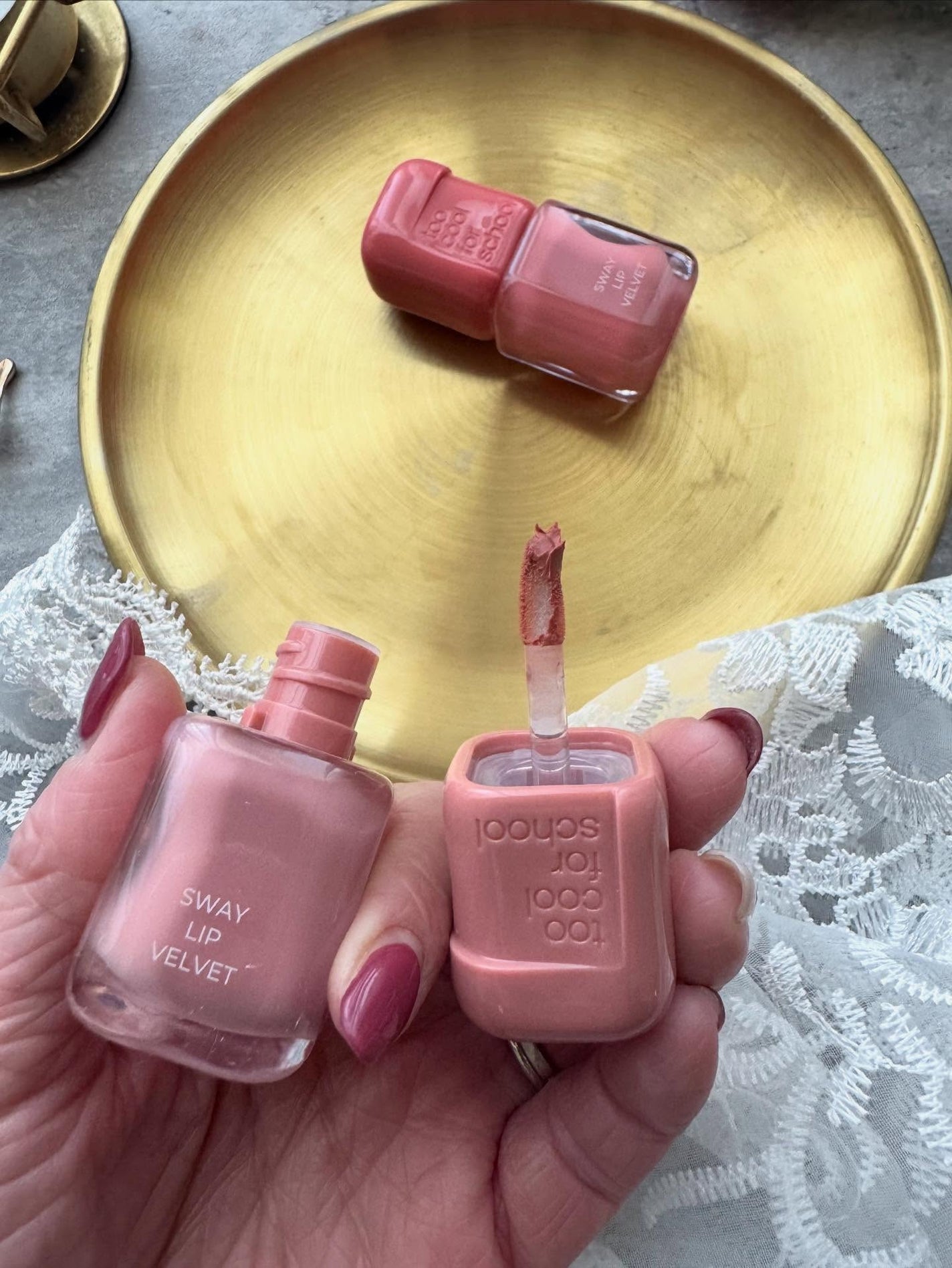 スウェイリップベルベット/too cool for school/リップティントを使ったクチコミ(2枚目)