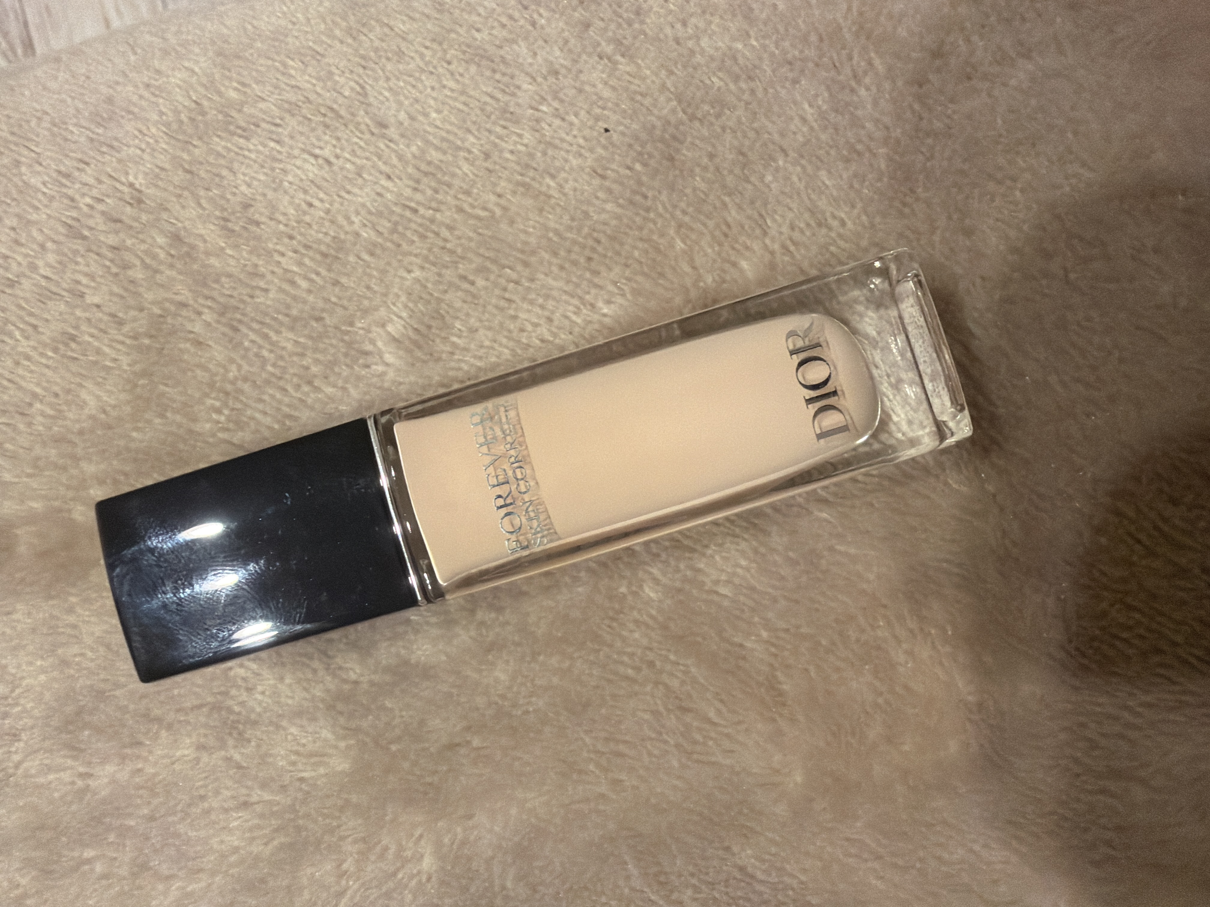 ディオールスキン フォーエヴァー フルイド グロウ/Dior/リキッドファンデーションを使ったクチコミ（1枚目）