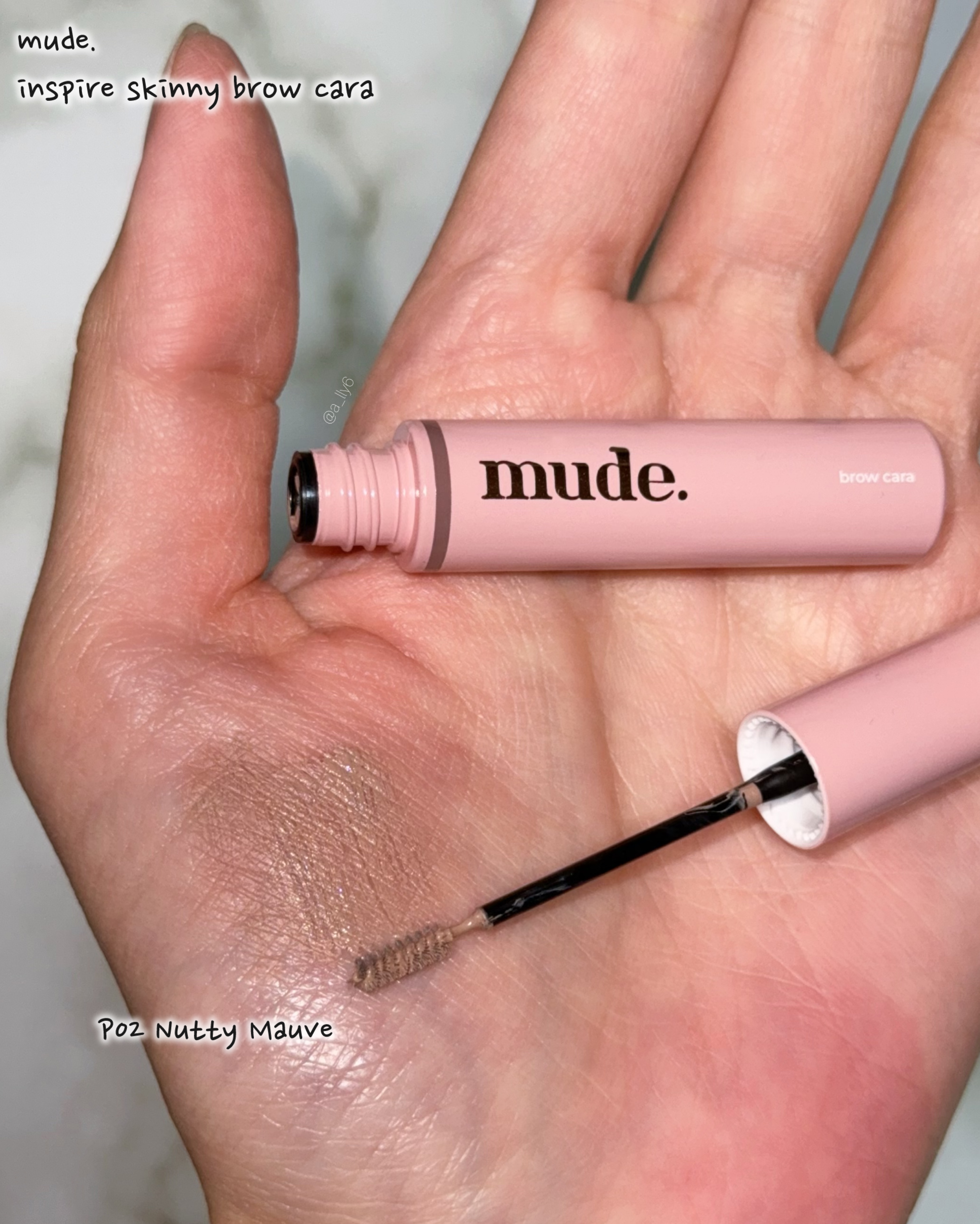 インスパイアスキニーブロウカラ/mude/眉マスカラを使ったクチコミ（3枚目）