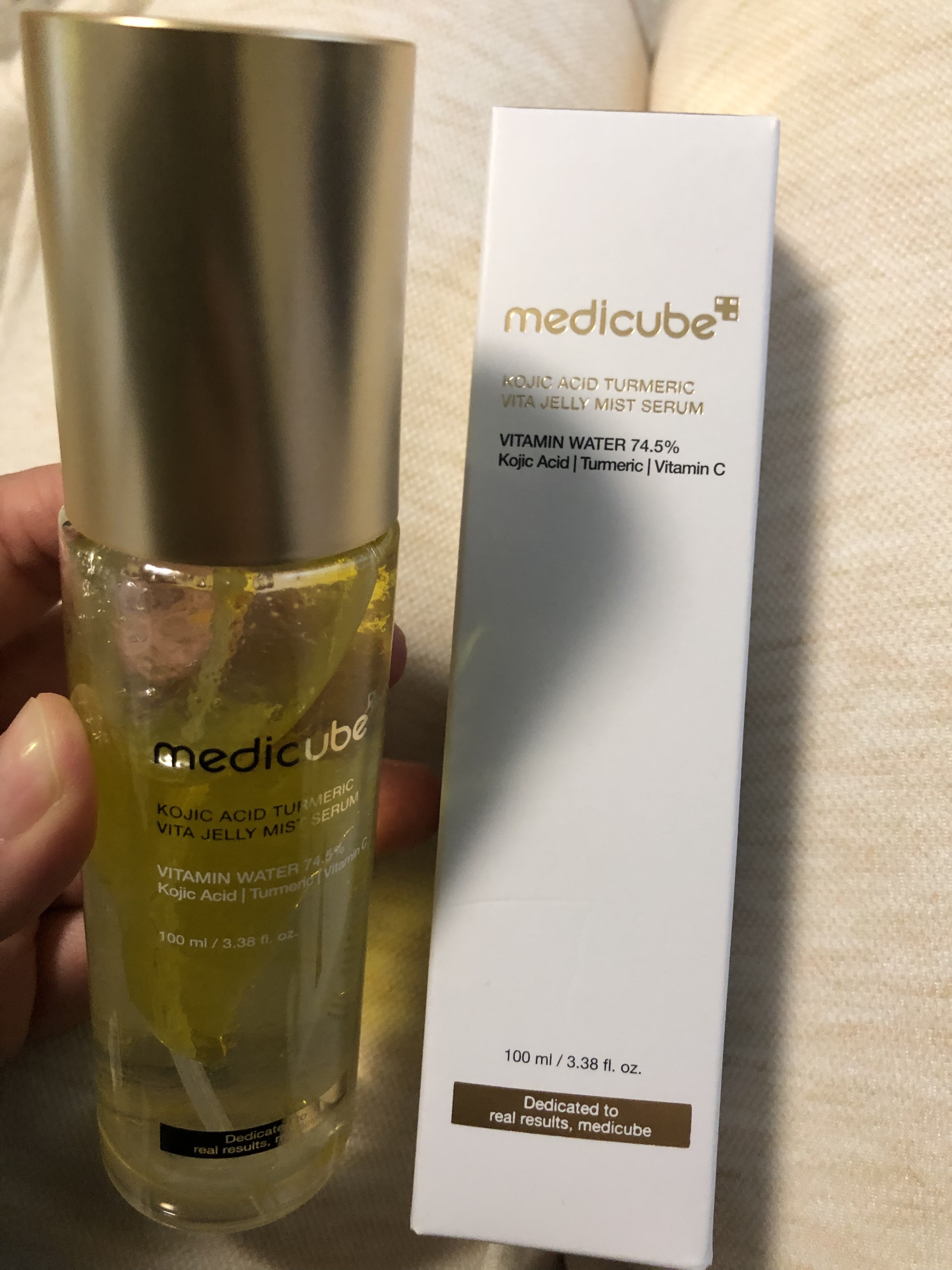 コウジ酸ビタゼリーセラムミスト/MEDICUBE/美容液を使ったクチコミ（1枚目）