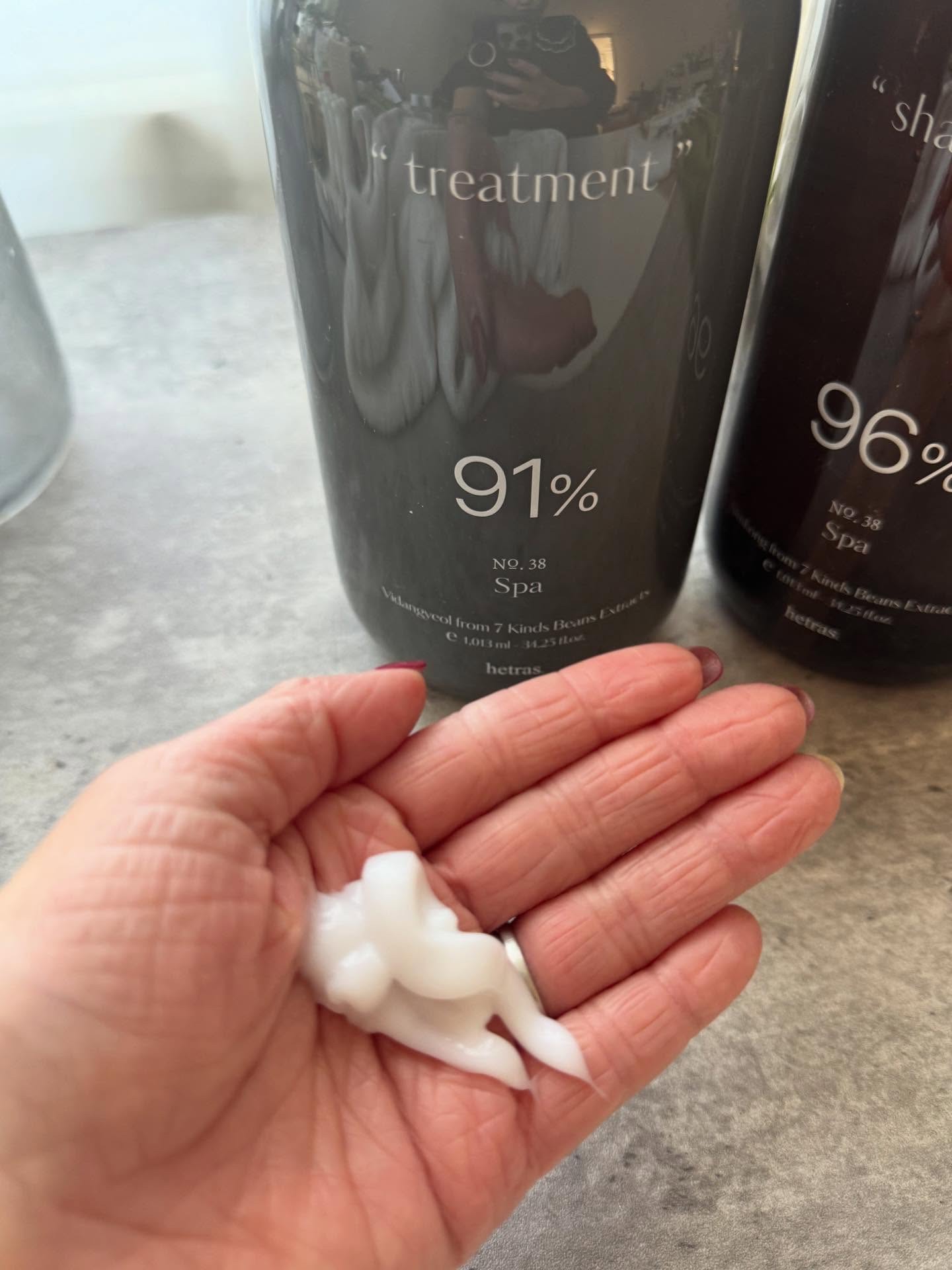 hetras ヘトラス　シャンプー＆トリートメントのクチコミ「HETRASのシャントリ使ってます🧋🤎

カラーやブリーチで髪が広がりやすくて乾燥している.....」（3枚目）