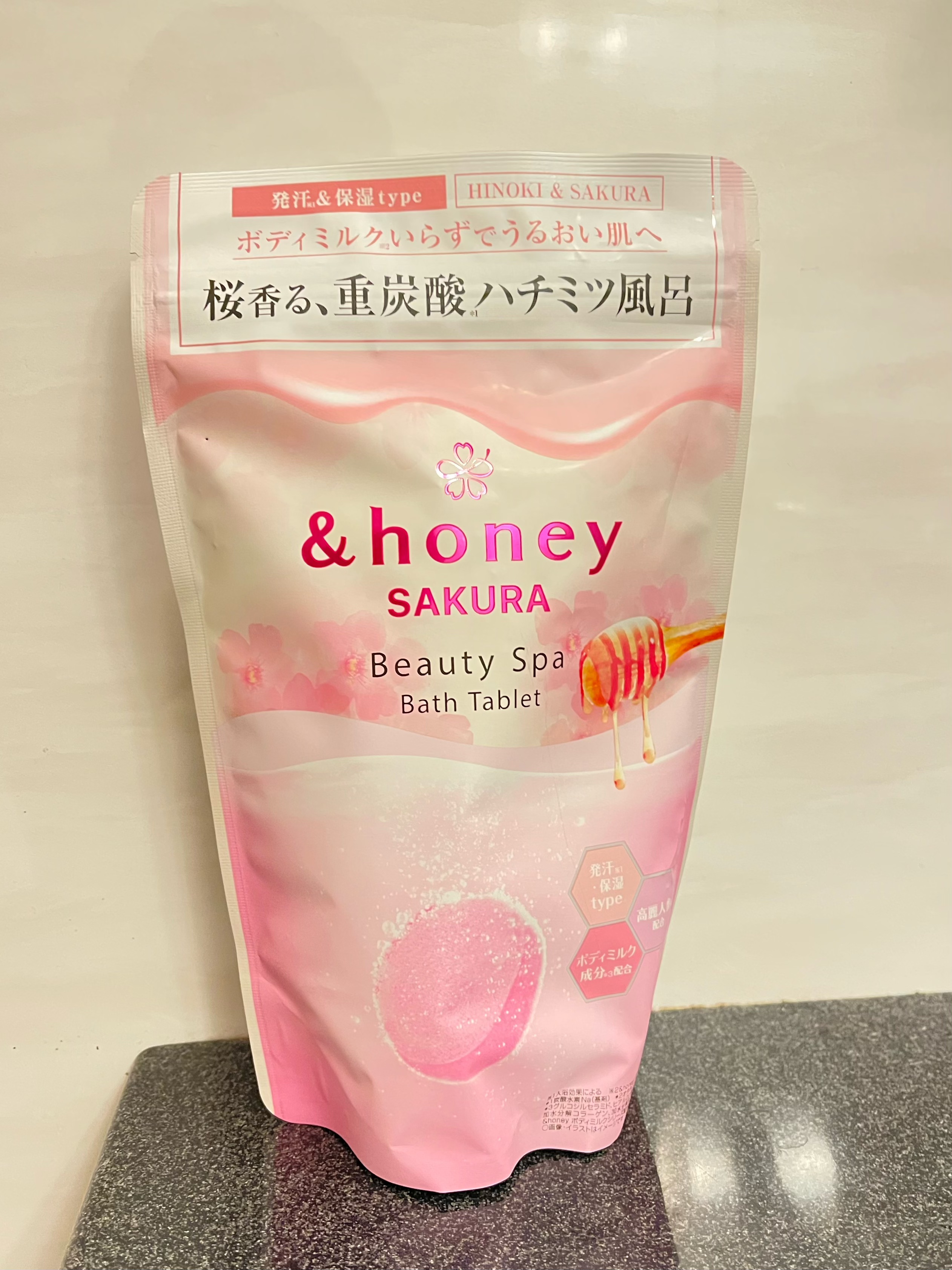 アンドハニー　サクラ　ビューティー　スパ　バスタブレット　6錠⼊り/&honey/炭酸系入浴剤を使ったクチコミ（2枚目）