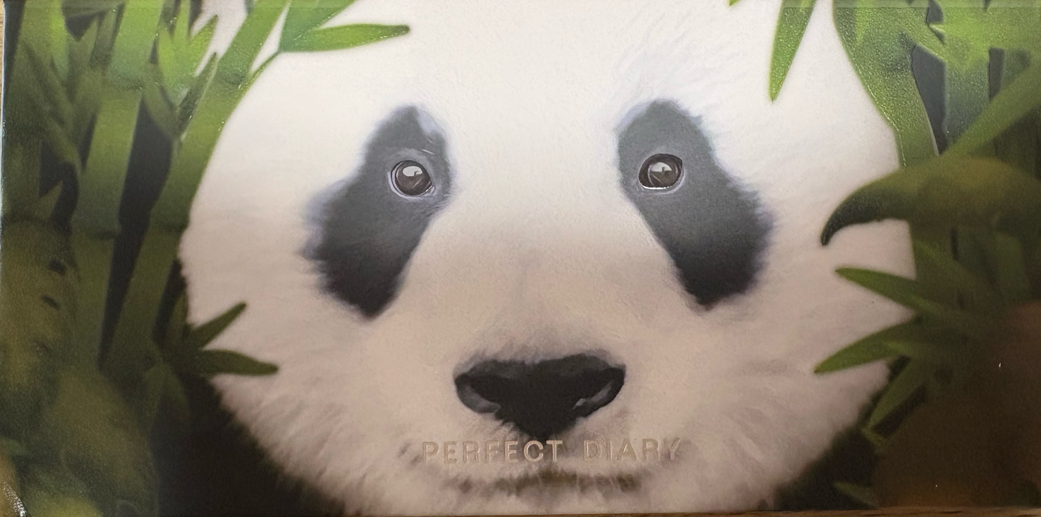 エクスプローラ12色 動物アイシャドウパレット パンダ/PERFECT DIARY/アイシャドウパレットを使ったクチコミ（1枚目）