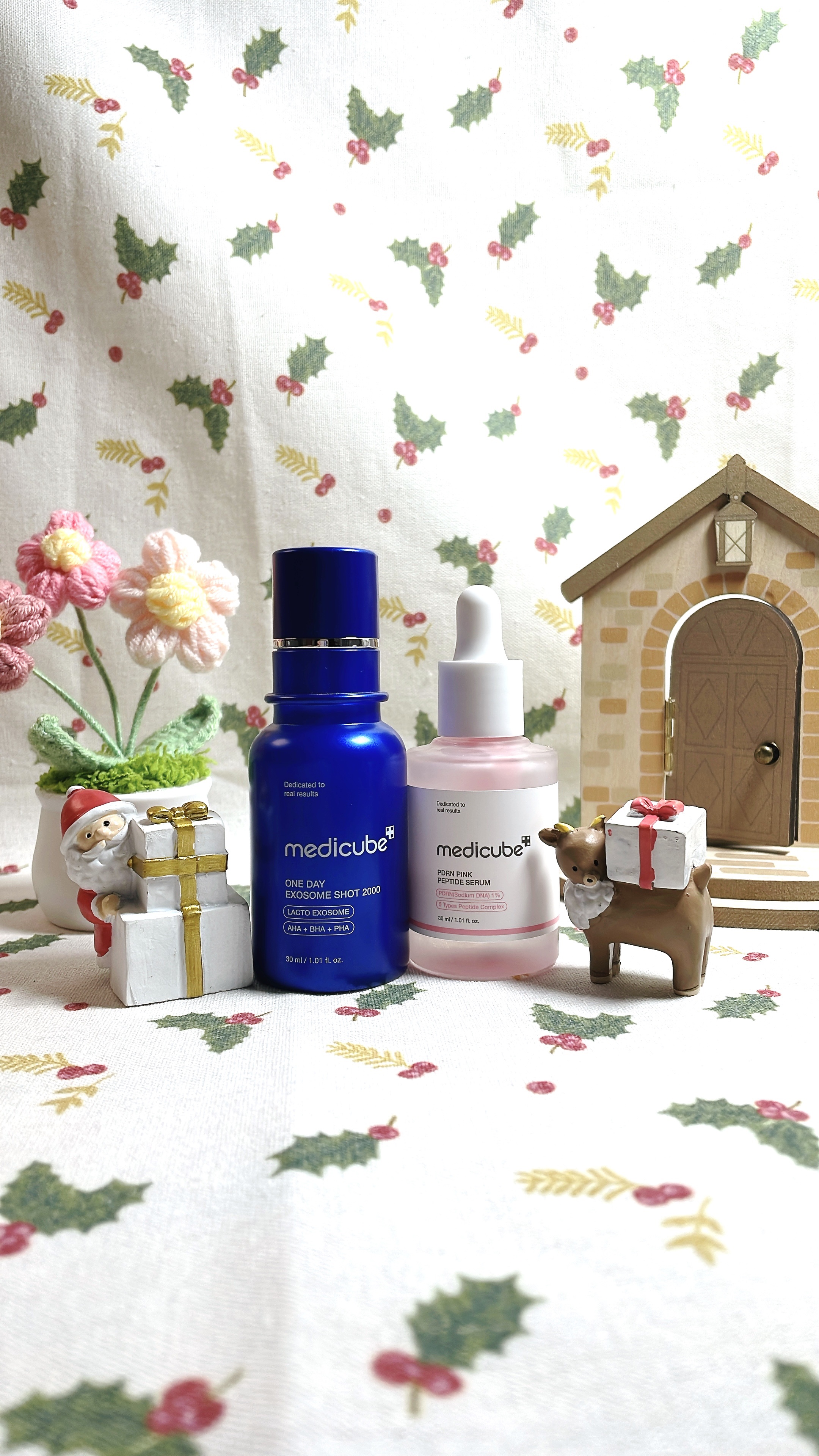 撮影スペースをクリスマス仕様にしました🎄.*

針美容液は個人的に苦手なんだけど、そう結論づける前にお迎えしたアイテムはなるべく使い切りたいな✨️

何本かあるから、使い終わる頃にはなれるのかしら？🙂

今日はお気に入りのPDRNも一緒