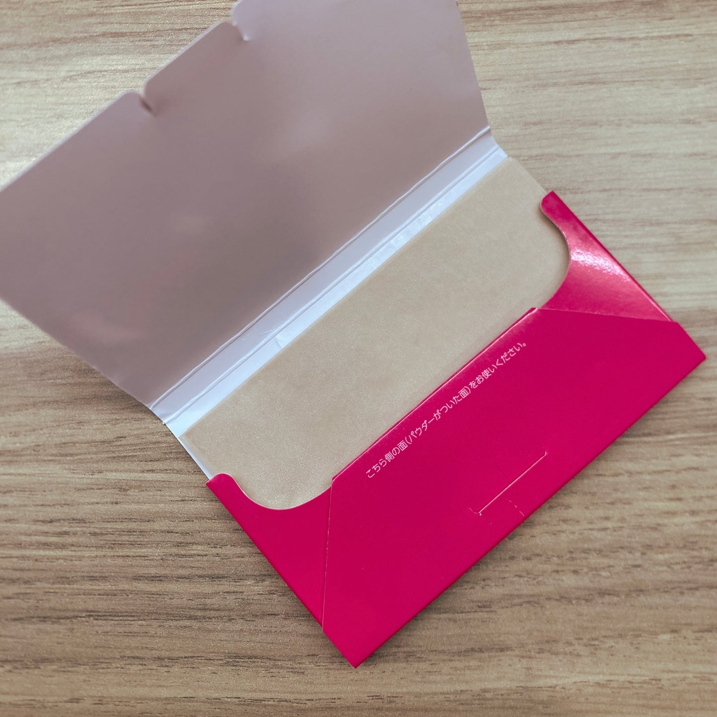 メイク キープ オイルブロック 紙パウダー/コーセーコスメニエンス/あぶらとり紙を使ったクチコミ(2枚目)