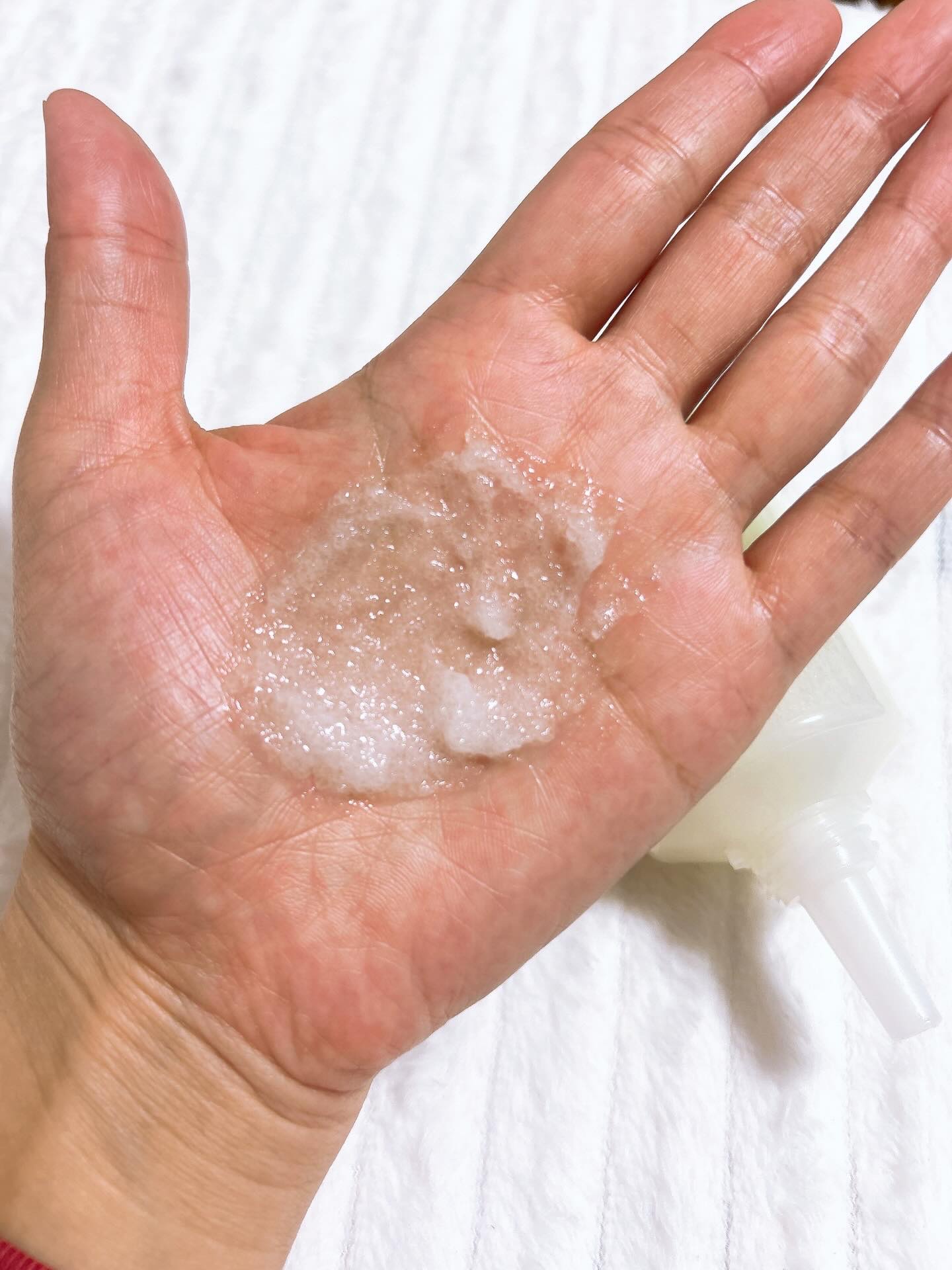 ローズマリー スカルプ スクラブ/AROMATICA/ヘッドスクラブを使ったクチコミ（2枚目）