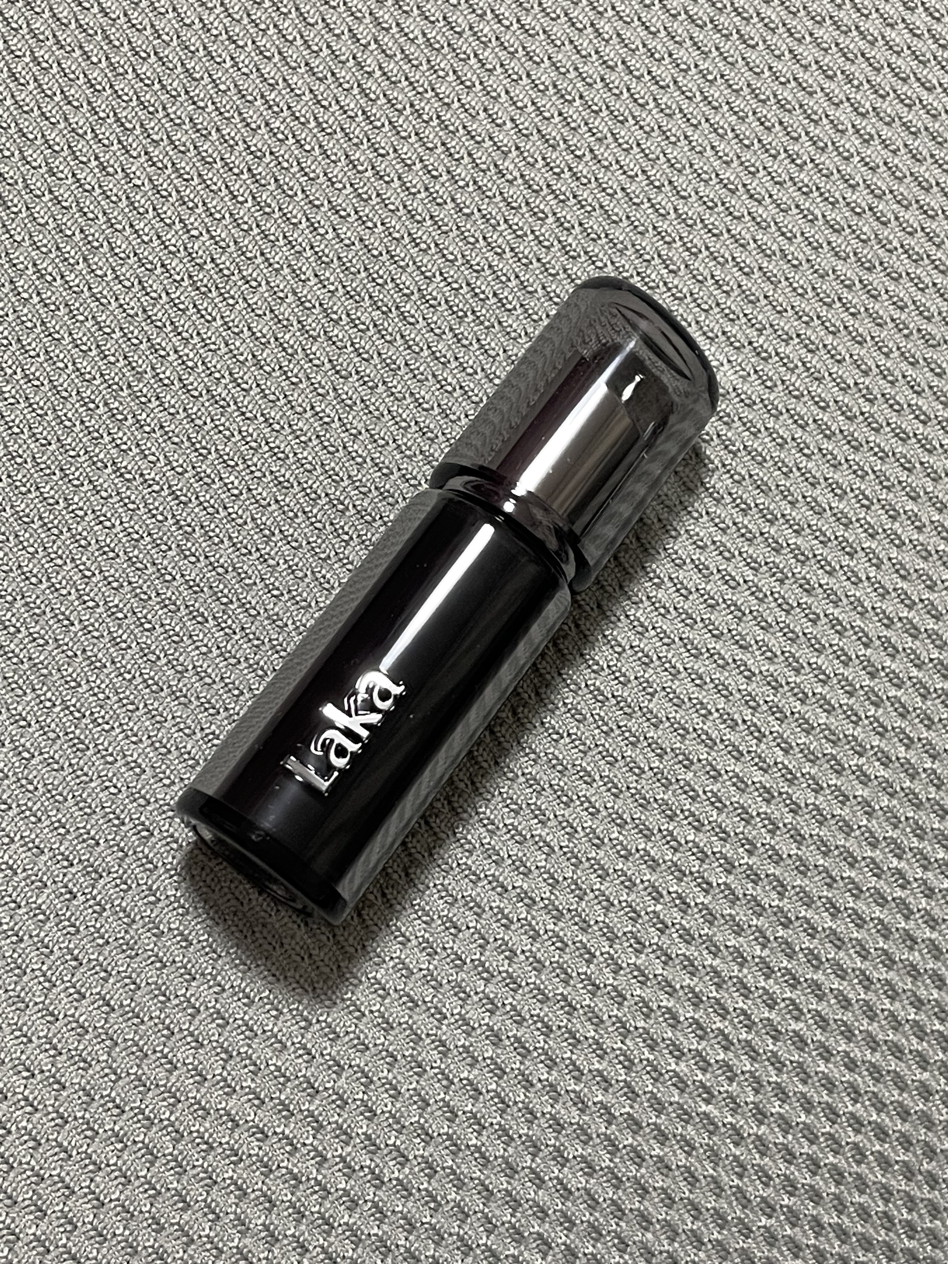 ラカ デビルリップ #808 Fuzz ポズ/Laka/口紅を使ったクチコミ（1枚目）