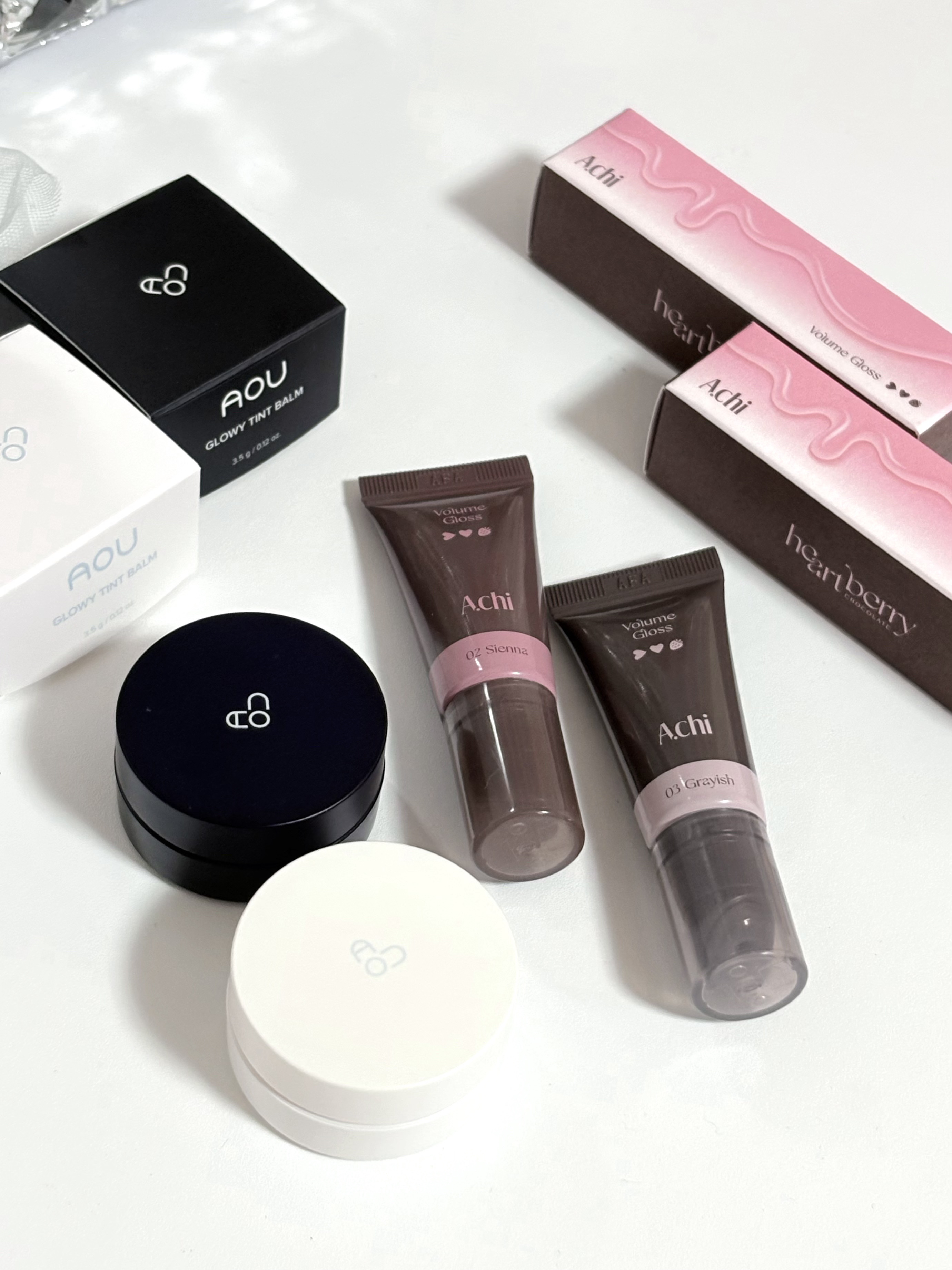 GLOWY TINT BALM/AOU/リップグロスを使ったクチコミ（1枚目）