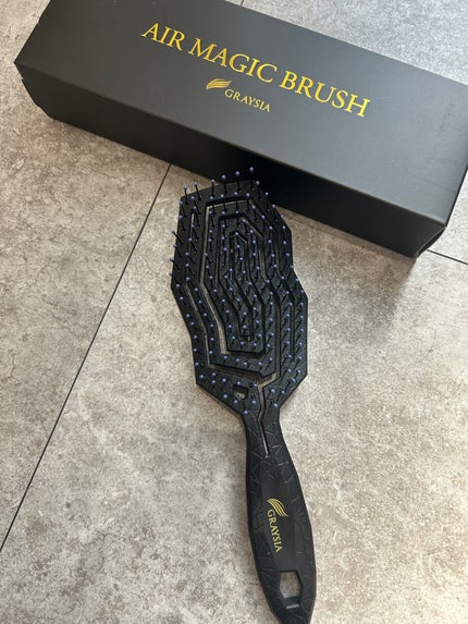 グレイシア エアーマジックブラシ/ジュエル・コスメティックス/ヘアブラシを使ったクチコミ(4枚目)