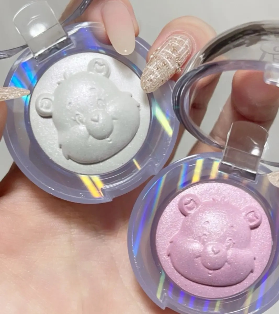 TAGのケアベアコラボのハイライトが見た目もカラーも可愛すぎたよ🧸

ビーム系で発光も発色もしっかりだからポイントで使うのが良さそう
ガチャガチャみたい球体なパケも😍

スターリットビームライター01&03
#PR