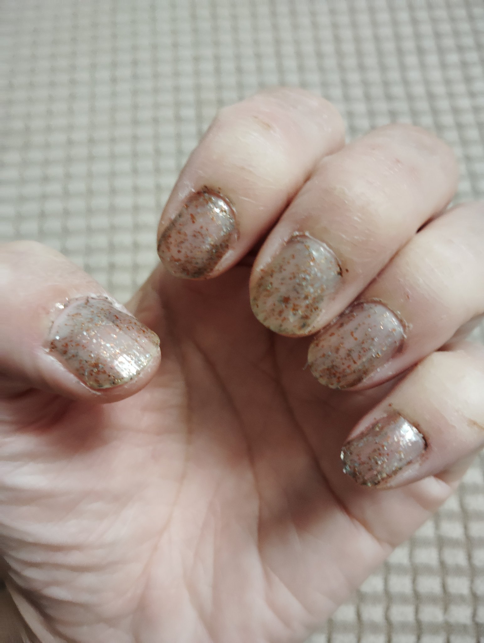 ネイル エナメル 049 グレー系ラメ/ちふれ/マニキュアを使ったクチコミ（2枚目）