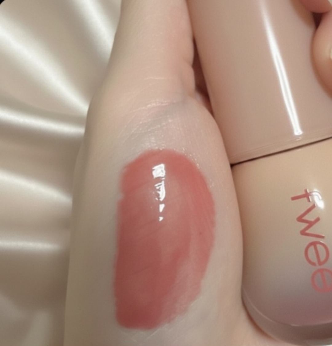 フィー 3Dボリューミンググロス/fwee/リップグロスを使ったクチコミ(2枚目)