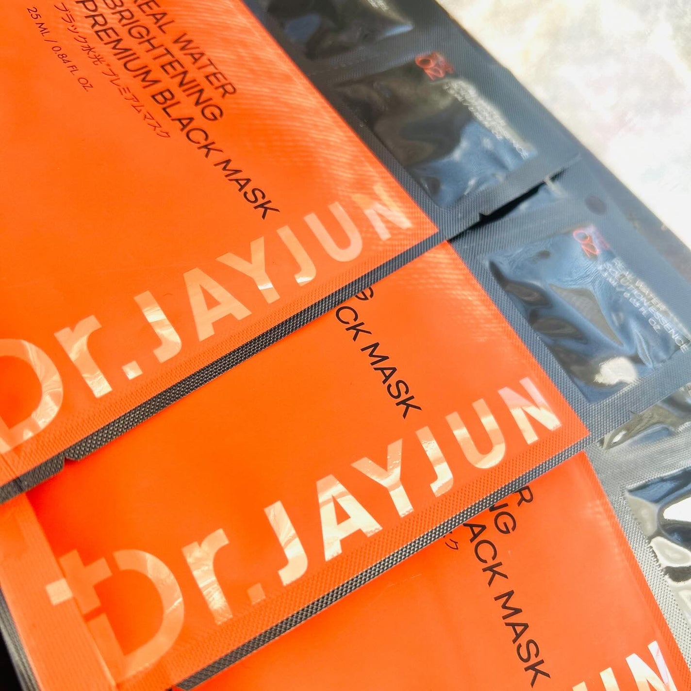 まなみ on LIPS 「Dr.JAYJUNブラック水光プレミアムマスク3STEP構成の..」(1枚目)