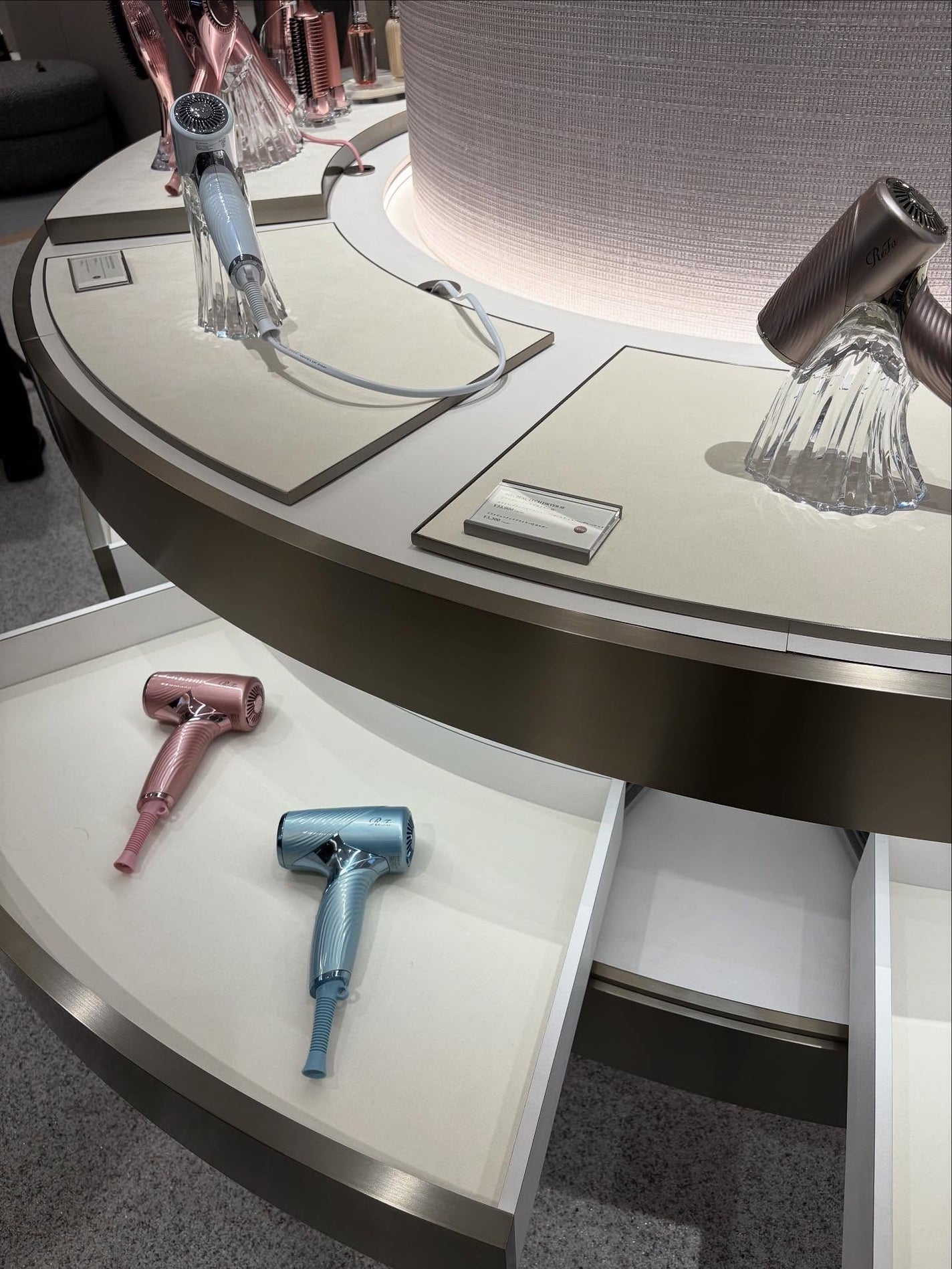 るん|スキンケアの記録帳🐱フォロバ100🐱 on LIPS 「昨日、Refa様にご招待いただき、ひと足先にRefaGINZA..」(4枚目)