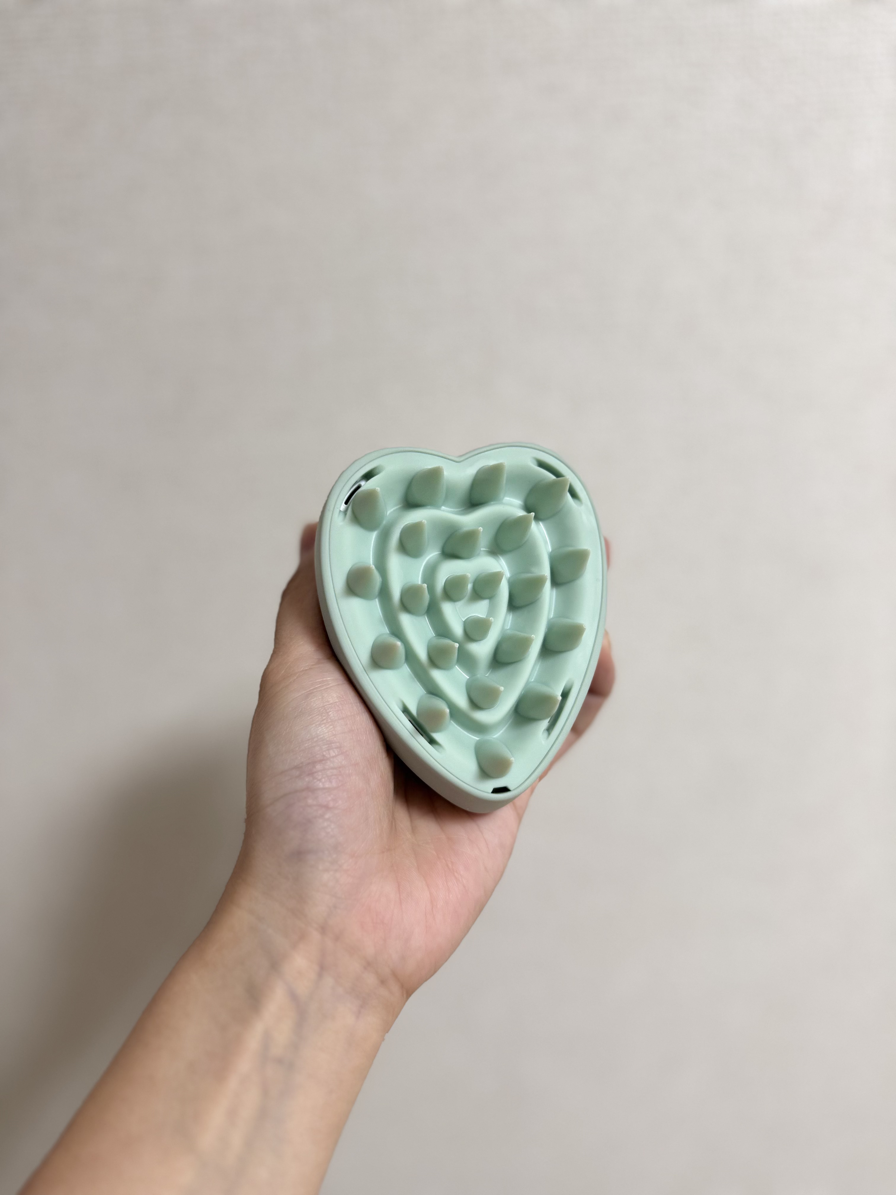 ReFa リファ ハートブラシ フォースカルプのクチコミ「【商品名】リファ ハートブラシ フォースカルプマットミント　¥2,970

LIPSで購入🩷
.....」（3枚目）