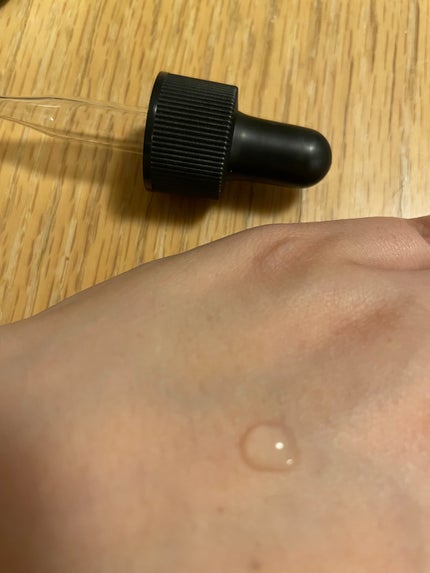 LIALUSTER VITATECT PureVC Max Serumのクチコミ「透明に近い黄色で、さらさらとしたテクスチャーの美容液。
でもビタミンC美容液らしいにおいがしま.....」(3枚目)