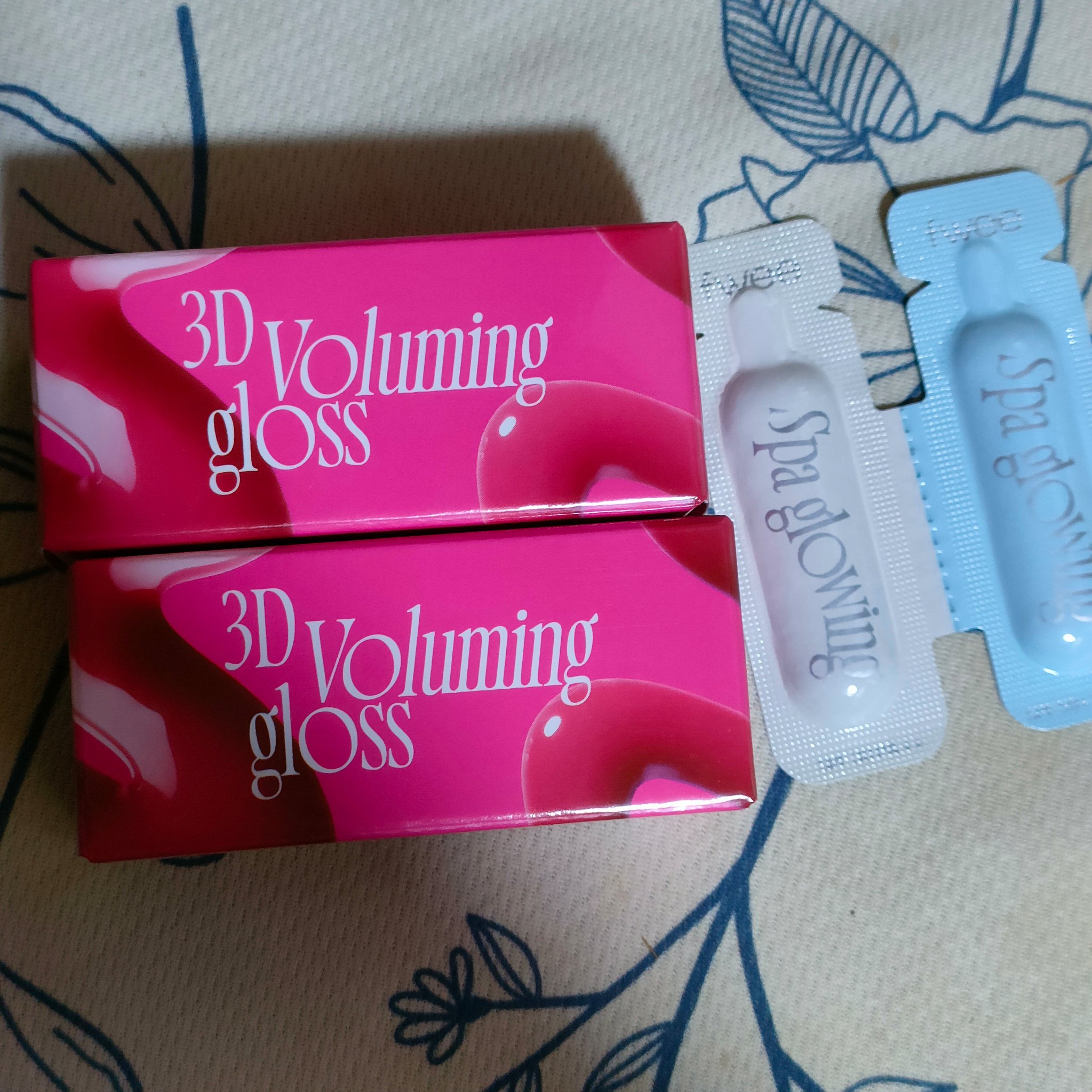 フィー 3Dボリューミンググロス B09 ライチ 70％/fwee/リップグロスを使ったクチコミ（1枚目）