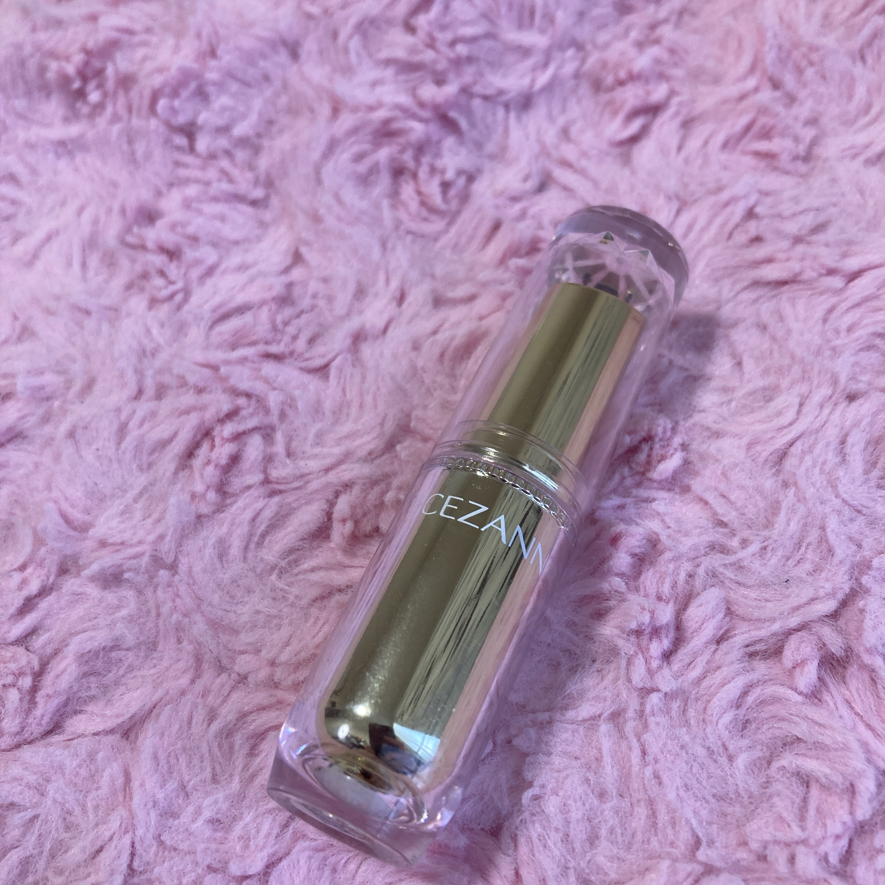 CEZANNE ラスティンググロスリップのクチコミ「程よい赤みでうるっとしている
派手すぎ2本目リピしました！

リップはいろんなものを試している.....」（1枚目）