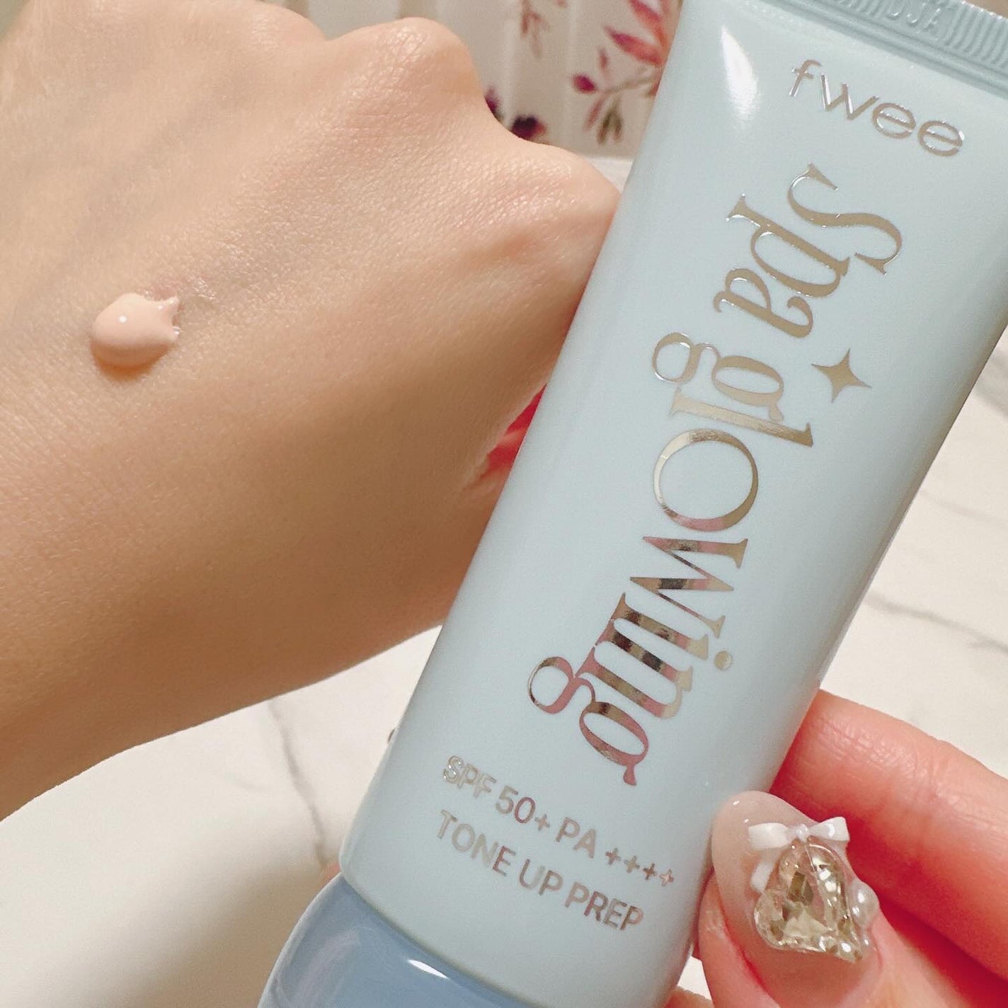 スパグロウUVトーンアップベース/fwee/化粧下地を使ったクチコミ(3枚目)