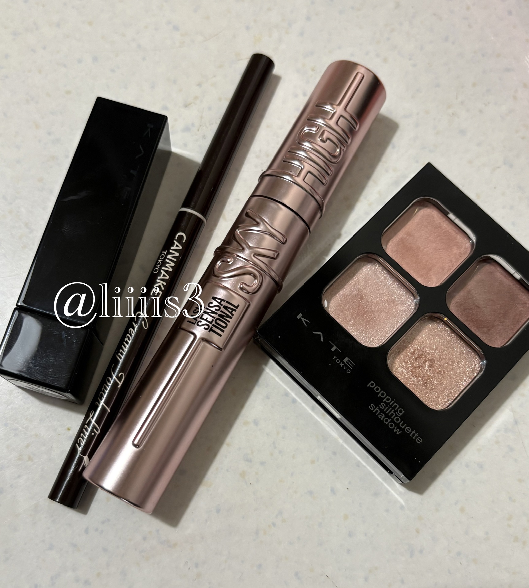 ＼今日のメイク／

✔️KATE
ポッピングシルエットシャドウ RD-1 ロージーポップ

✔️キャンメイク
クリーミータッチライナー 03 ダークブラウン

✔️KATE
リップモンスター EX-10 狂気の怒号

✔️MAYBELLIN