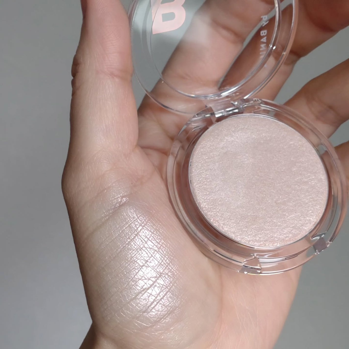 バニラコ シルキーグロウハイライター/BANILA CO/パウダーハイライトを使ったクチコミ(9枚目)