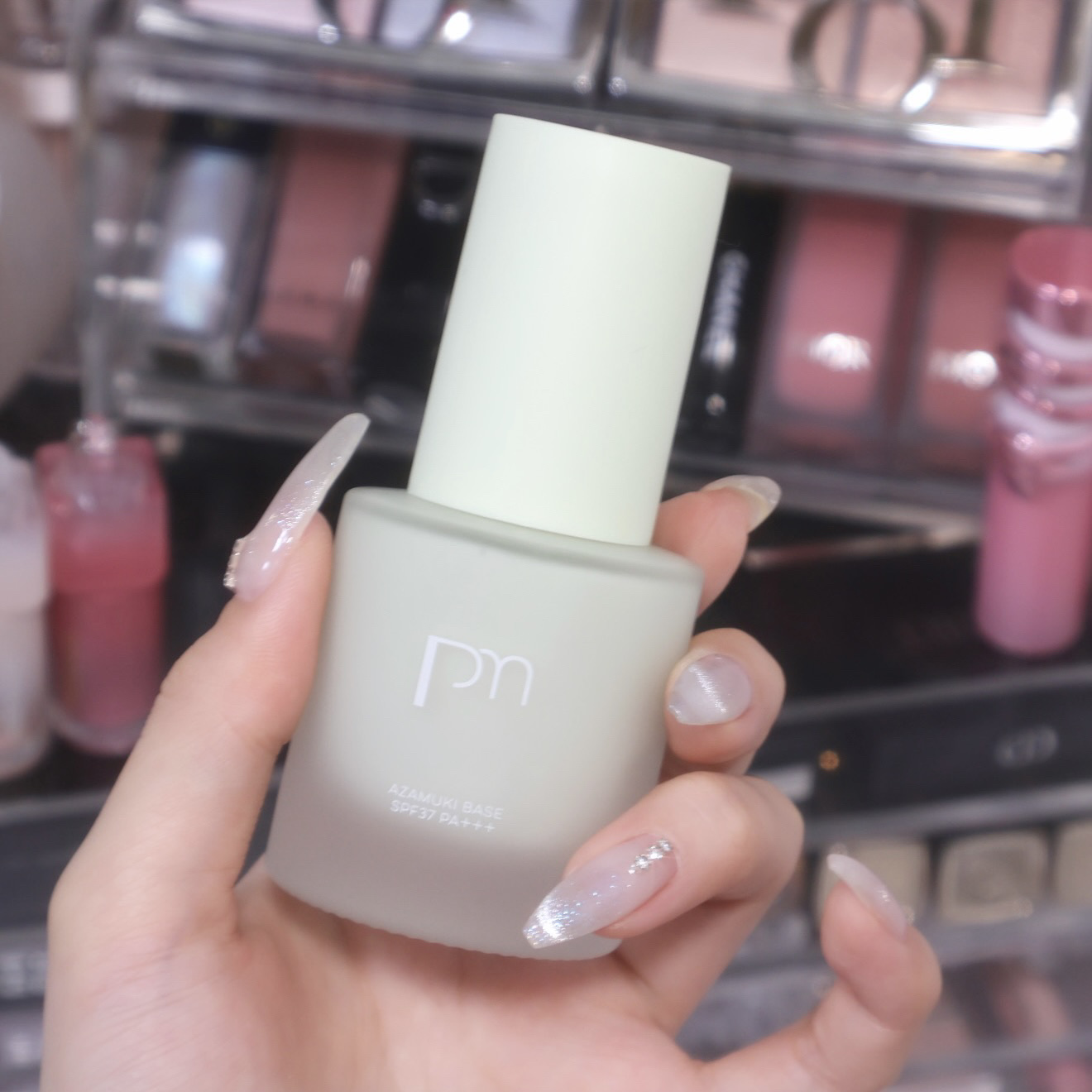 ピメルのあざむきベース新色、程よく彩度を落としたグリーンでいい意味でトーンアップしすぎず赤みを着実に消してくれるの神