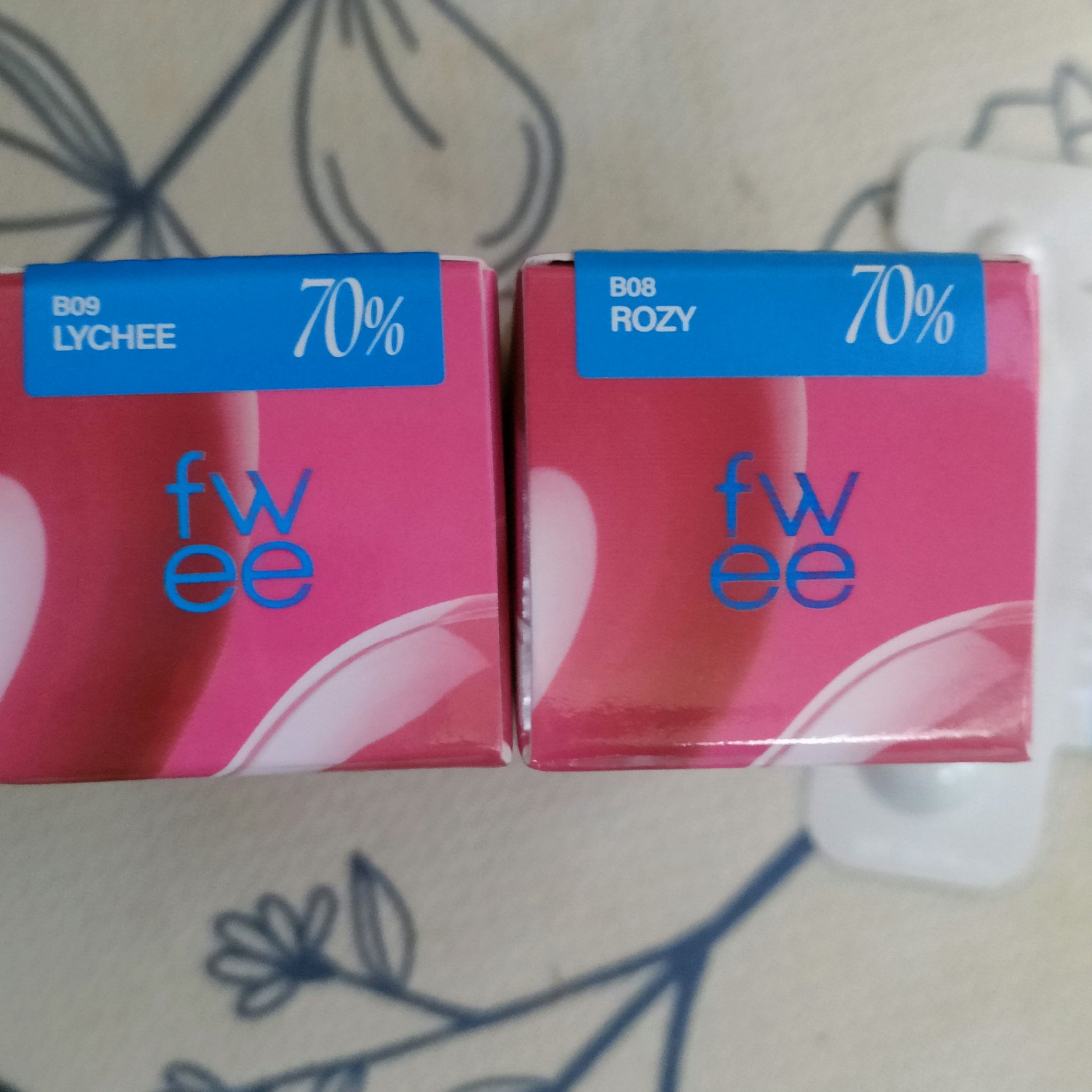 フィー 3Dボリューミンググロス B09 ライチ 70％/fwee/リップグロスを使ったクチコミ（2枚目）