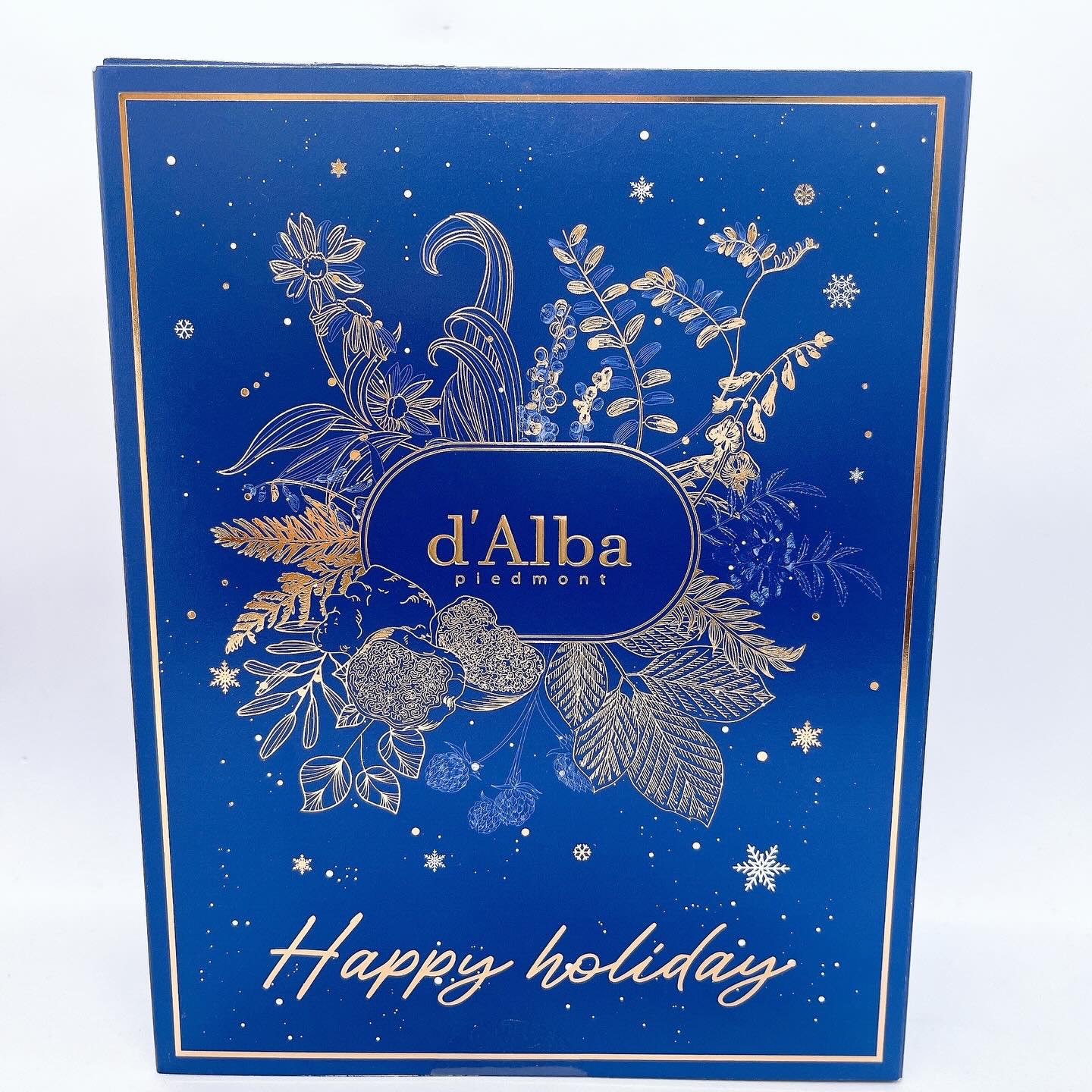 ダルバ　儚げ肌セットを使用しました😊
透き通るような幻想的な肌を叶えるセットです。

ウォータフルトーンアップサンクリーム（パープル）は日焼けによるしみ、そばかすを防いで、水のようになめらかな使用感で肌色をより明るくする化粧下地になってお