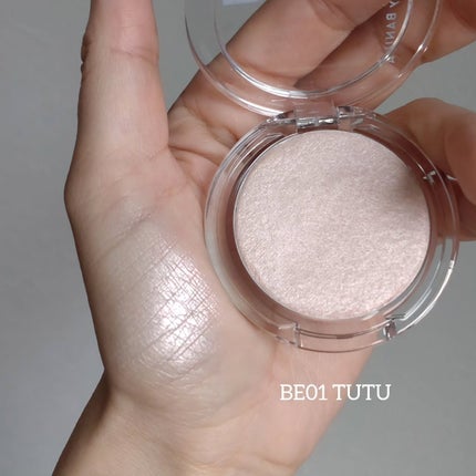 バニラコ シルキーグロウハイライター/BANILA CO/パウダーハイライトを使ったクチコミ(3枚目)