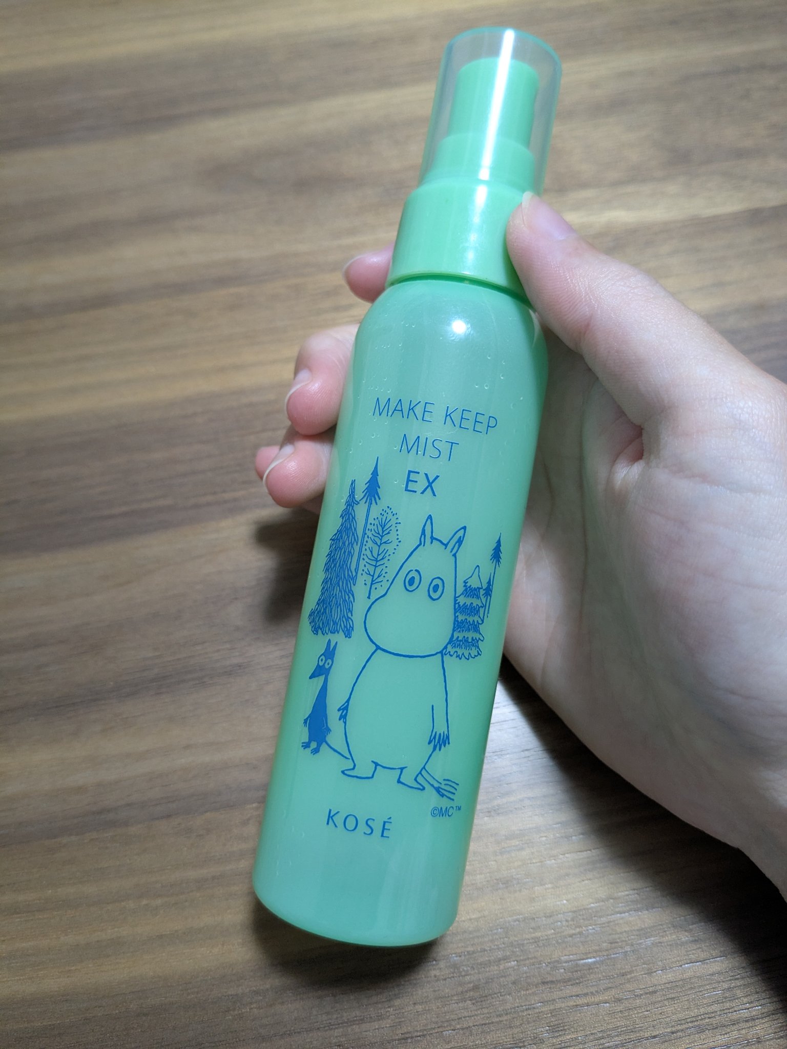 【使い切りコスメ】

コーセーコスメニエンス メイク キープ ミストEX

初めて買ったメイクキープミストです。
85mlと大容量で、コスパが良いです。

1回に5,6プッシュ使います。
メイクキープ力は本当に良くて、実際これをつけていると