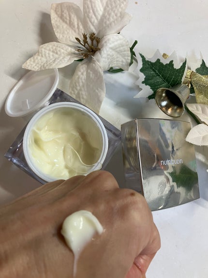 numbuzin 5番 白玉グルタチオンCメラゼロクリームのクチコミ「numbuzin
5番 白玉グルタチオンCメラゼロクリーム
¥2,970
#全身うるおい強化週.....」(2枚目)