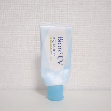 Ruka🌸フォロバ💯毎日18時更新のクチコミ「ビオレUV アクアリッチ ライトアップエッセンス
4本ほど使い切りました。
自然なトーンア.....」(1枚目)