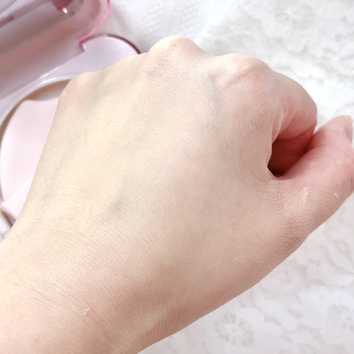 キルカバー メッシュ グロウ エッセンシャル クッション 21N リネン(LINEN)/CLIO/クッションファンデーションを使ったクチコミ（3枚目）