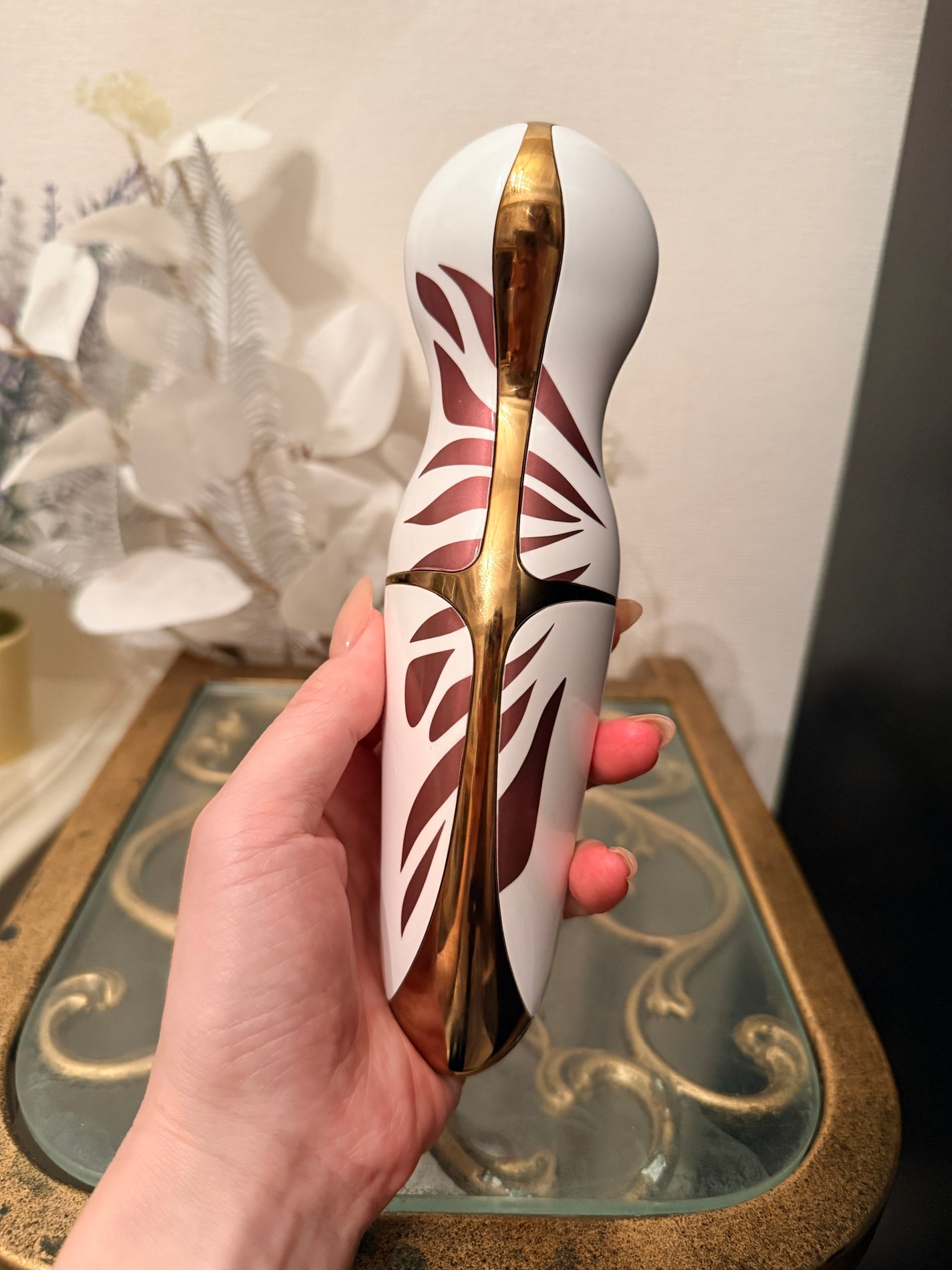 Shiho Arai on LIPS 「忙しくてなかなかエステに行けない時、やっぱり美顔器に頼りた..」(4枚目)