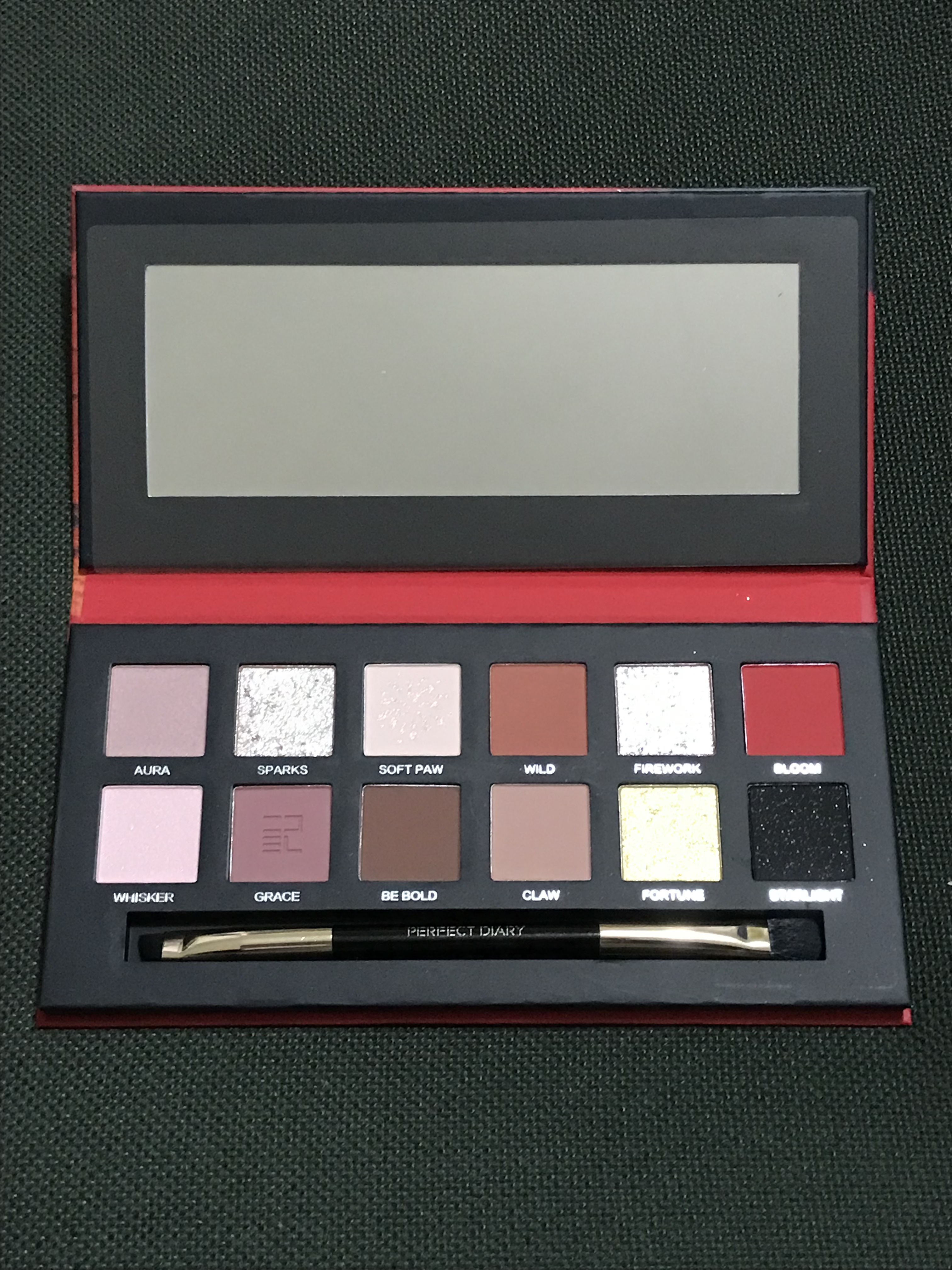 エクスプローラ12色 動物アイシャドウパレット/PERFECT DIARY/アイシャドウパレットを使ったクチコミ（2枚目）