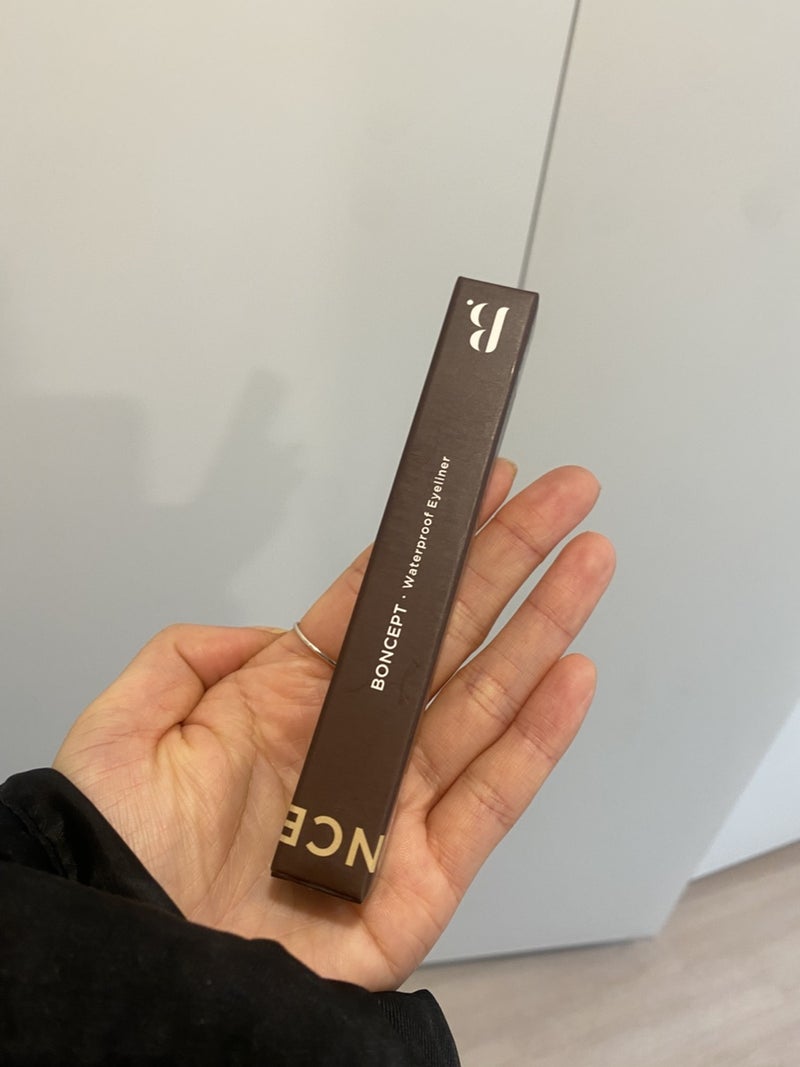 ユキのビューティー勉強部屋 on LIPS 「💥コスパ最強アイライナー!韓国ダイソーで300円で見つけた神ア..」(2枚目)