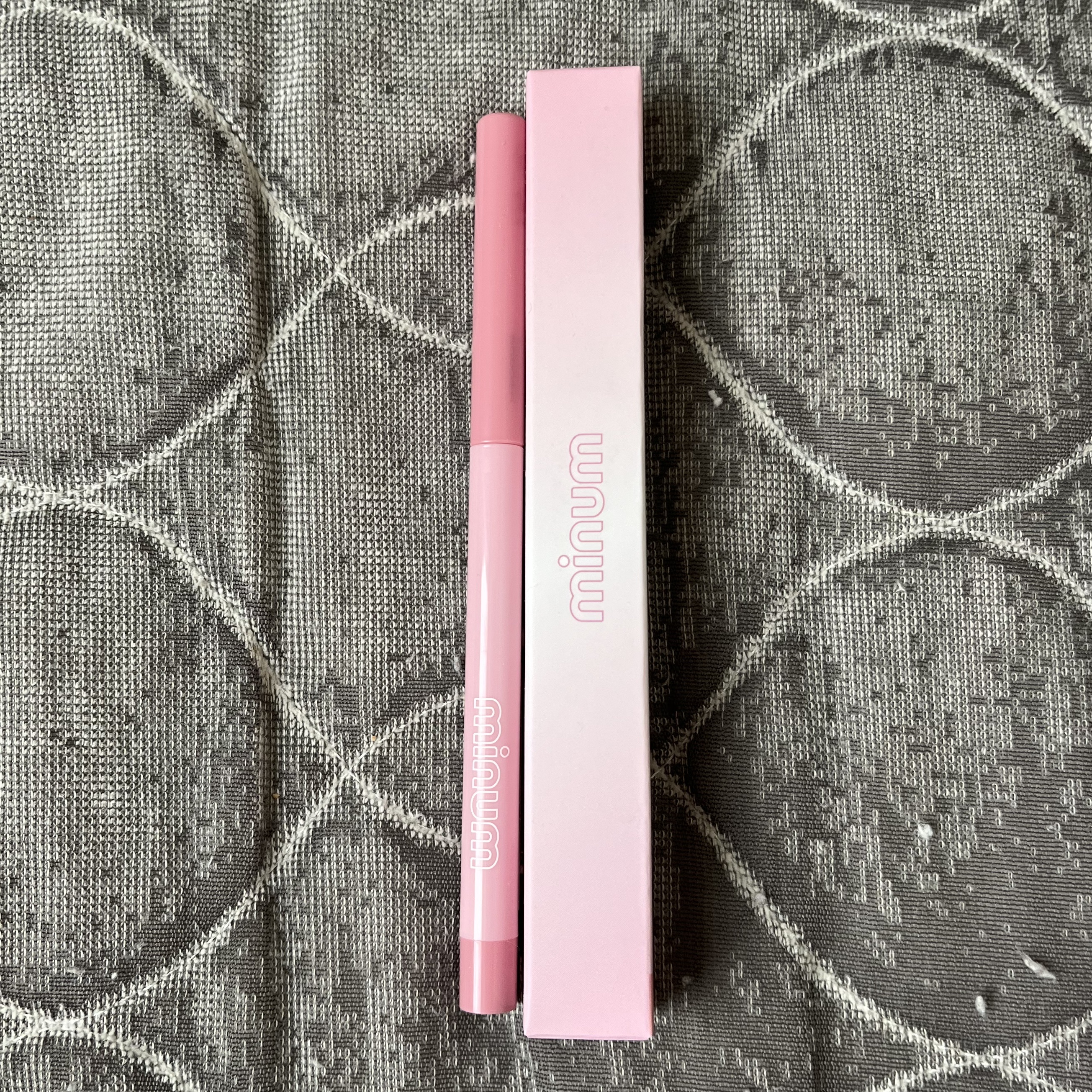 minum ミニュム メルティ涙袋ライナーのクチコミ「🌷minumミニュム
　  ミニュム メルティ涙袋ライナー
  　＊02 シャイニーピンク

.....」（2枚目）