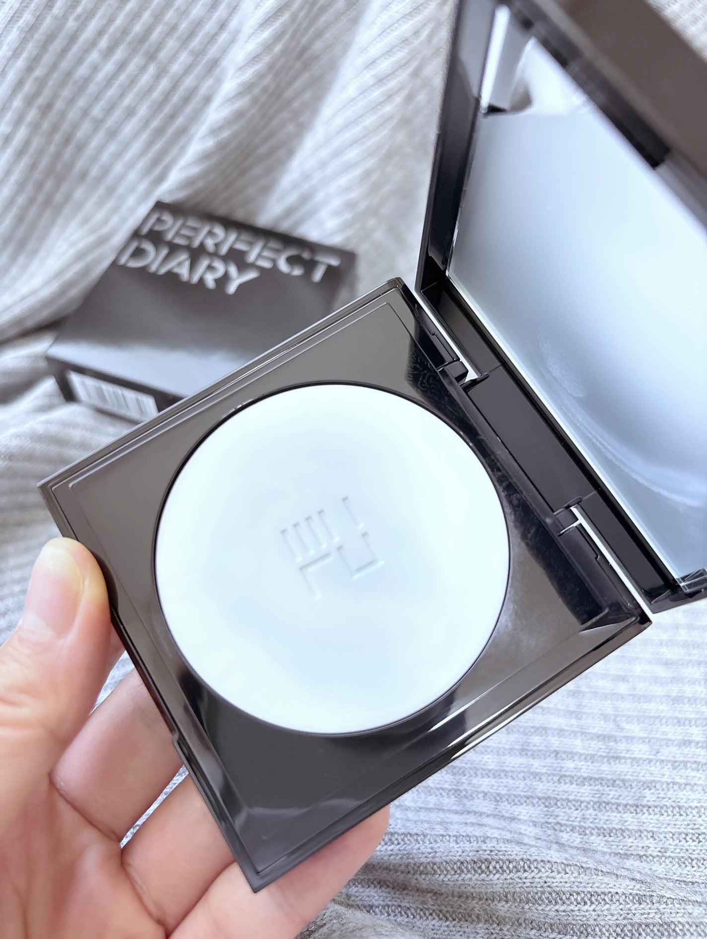 トランスルーシェント ブルーリング セッティング パウダー/PERFECT DIARY/プレストパウダーを使ったクチコミ(3枚目)