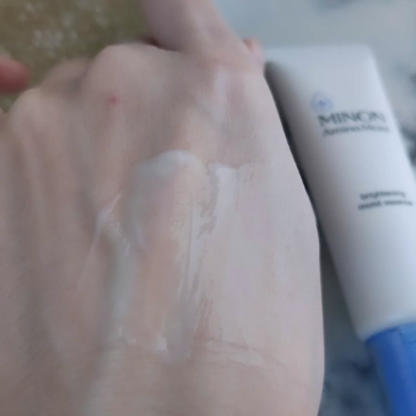 ミノン アミノモイスト ブライトニング モイストエッセンス/ミノン/美容液を使ったクチコミ(6枚目)