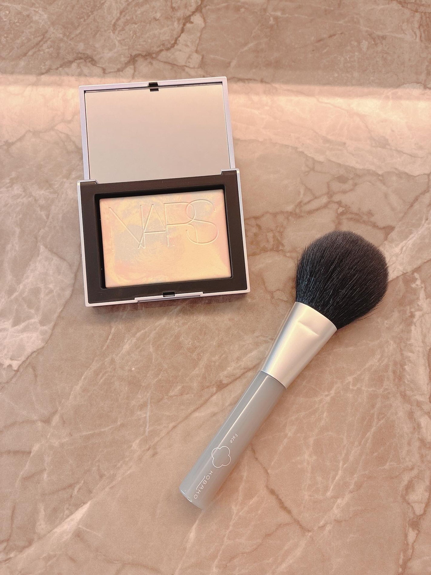 ライトリフレクティング プリズマティックパウダー/NARS/プレストパウダーを使ったクチコミ(3枚目)