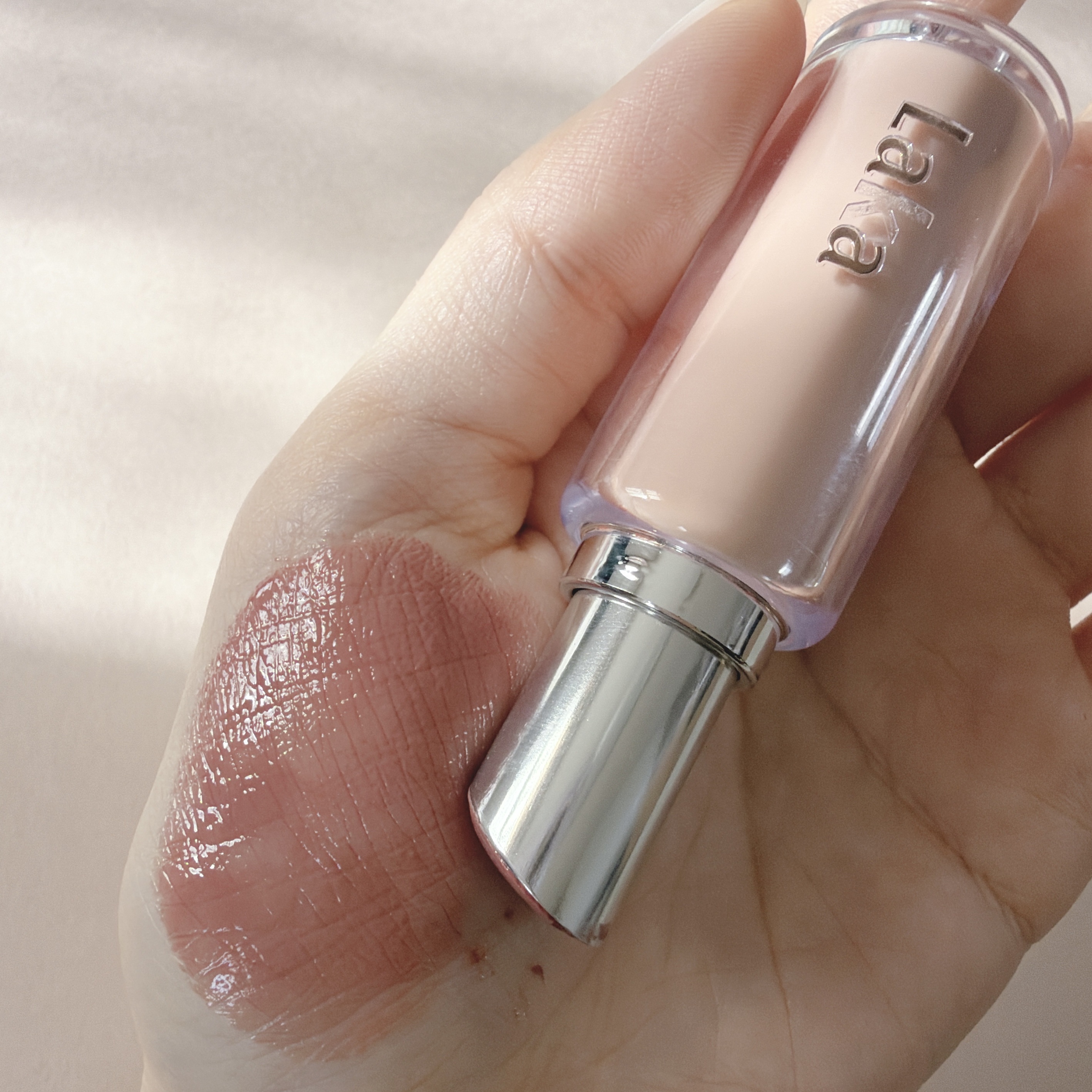 ボンディンググロウリップスティック/Laka/口紅を使ったクチコミ（2枚目）