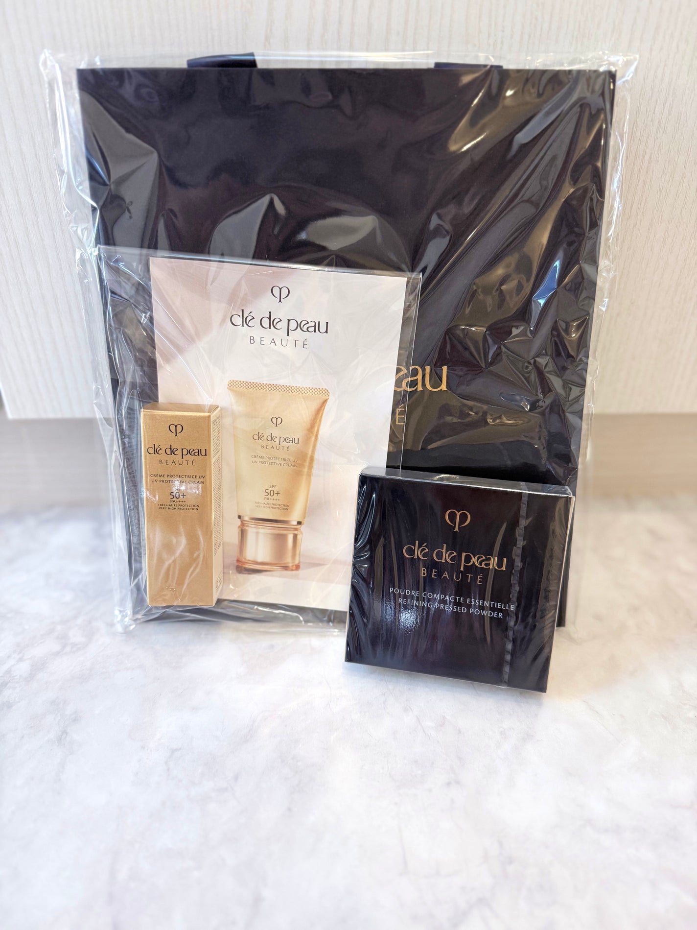 プードルコンパクトエサンシエルn/クレ・ド・ポー ボーテ/プレストパウダーを使ったクチコミ(1枚目)