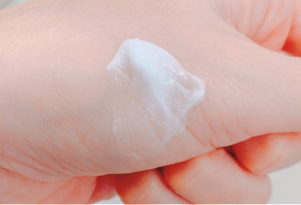 キュレル エイジングケアシリーズ クリーム (とてもしっとり)のクチコミ「肌が不安定な時にエイジングケアもできる
キュレルエイジングケアシリーズ クリームを使っています.....」(2枚目)