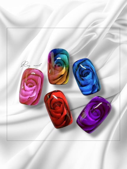 mizuki꙳ネイリスト on LIPS 「薔薇をネイルに閉じ込めたようなマグネットネイルデザイン✨🌹動画..」(2枚目)