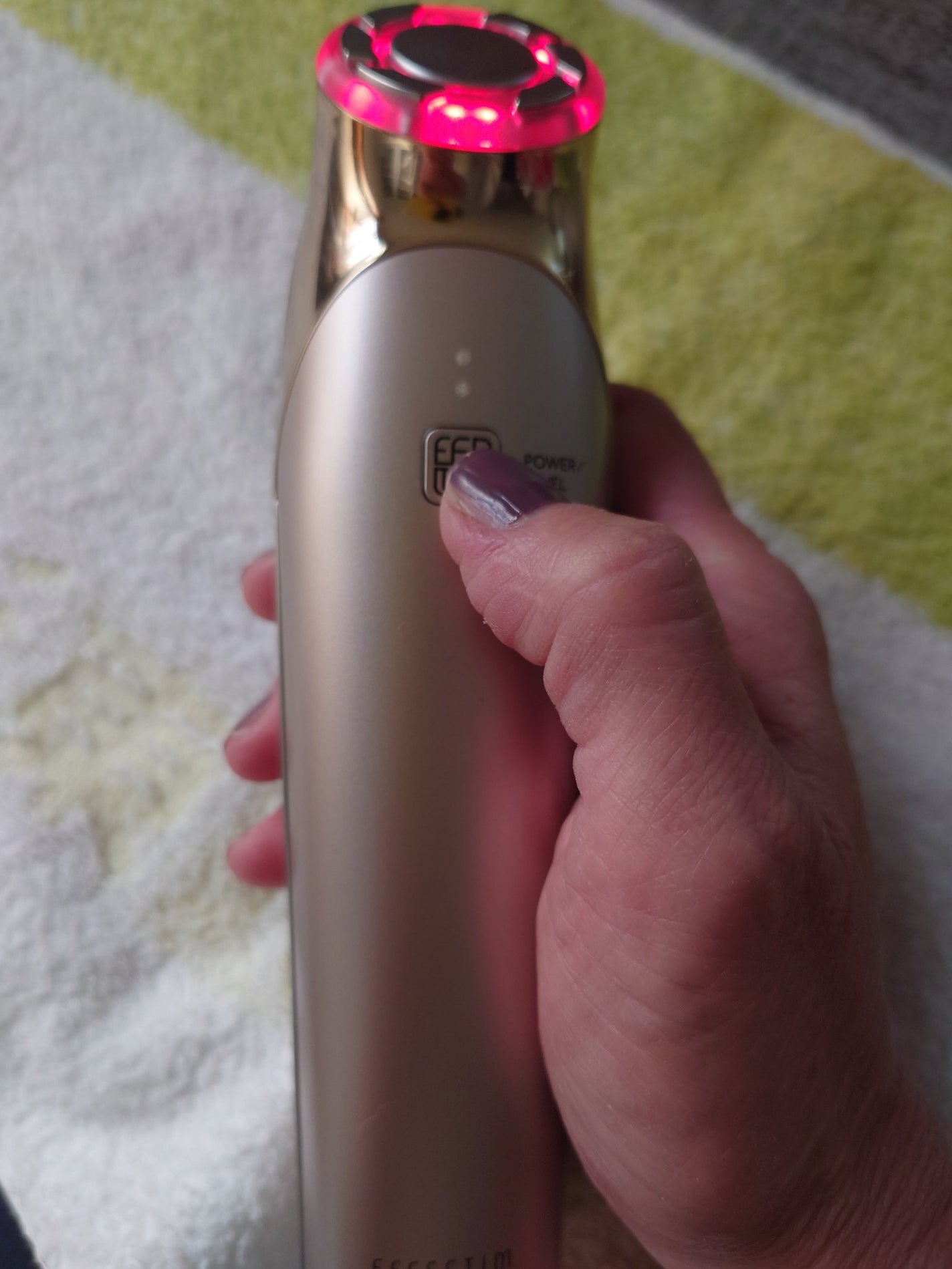 エフェクティム スムース ビューティー リフティング アクティベーター/エフェクティム/美顔器・マッサージを使ったクチコミ(2枚目)