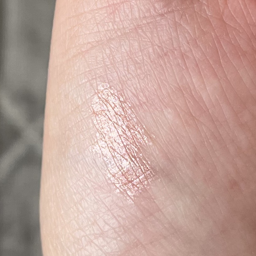 minum ミニュム メルティ涙袋ライナーのクチコミ「🌷minumミニュム
　  ミニュム メルティ涙袋ライナー
  　＊02 シャイニーピンク

.....」（3枚目）