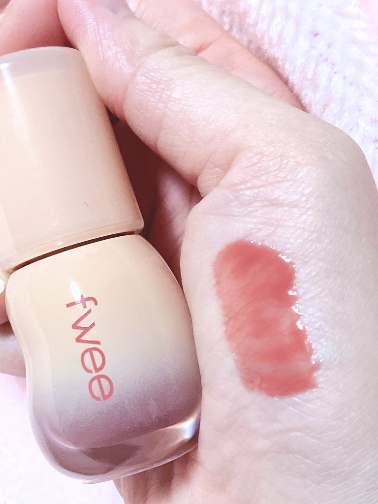 フィー 3Dボリューミンググロス/fwee/リップグロスを使ったクチコミ(2枚目)