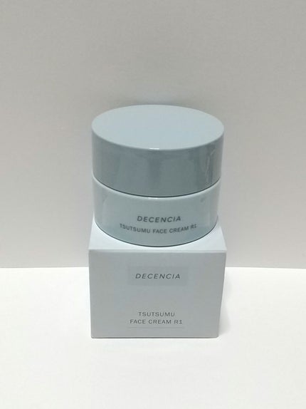 DECENCIA ディセンシア つつむ フェイスクリーム R1のクチコミ「⭐️⭐️⭐️⭐️☆
優しく包んでくれるクリーム💙
#PR
#ディセンシアのお守りクリームを体.....」(1枚目)