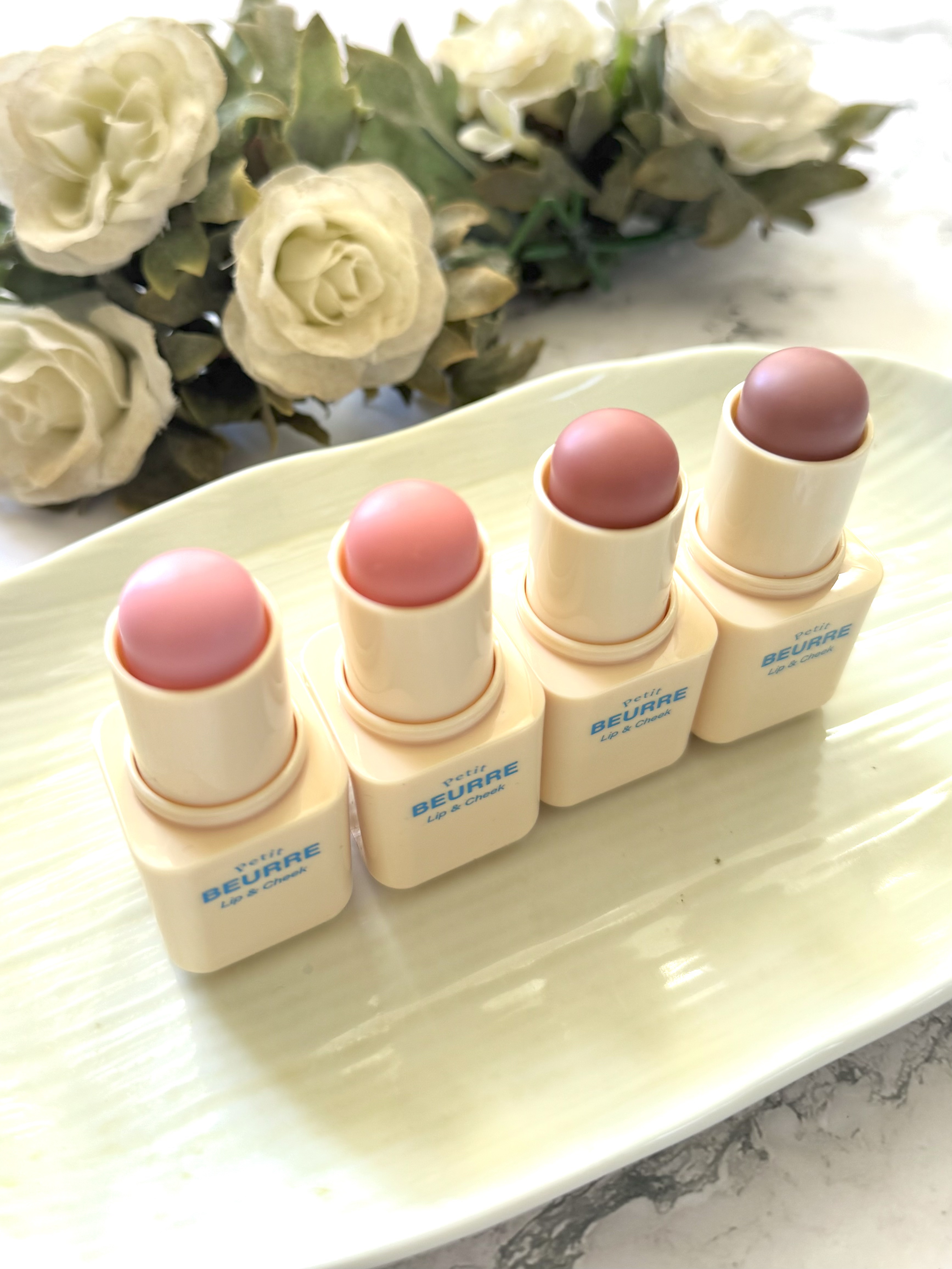 CORAL HAZE
『プチブール リップ＆チーク』
@coralhaze_jp

 「バター！？違う！」
思わず二度見してしまう、バターのようにとろける質感のリップ＆チーク。

パケも思わず見間違えちゃうほど🤭

リップ・チーク・アイメ